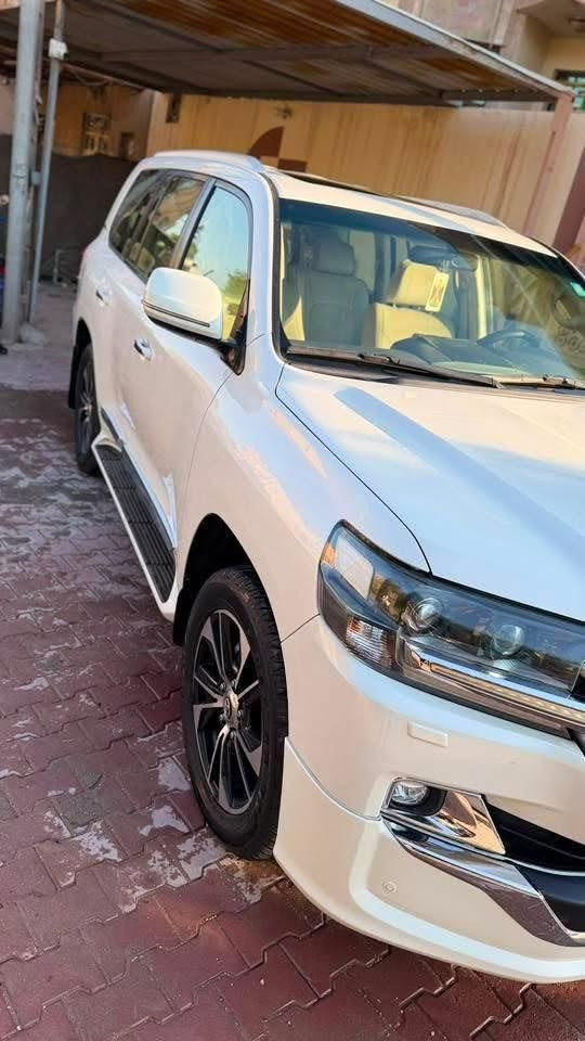 للبيع
تيوتا لاندكروز 2018 

ماشيه 90الف حقيقي

بريم اصل

فول 1/1 معروفه مواصفاته 

محرك V6

لايت تحت دوسه 

دبل ماوس 

شحن لاسلكي 

لايت اسود بلاد 

فتحة سقف بصمة تشغيل كشاف خلفي 

حساس امامي خلفي زراك لايت 

8 ايرباك  

كراسي كهرباء 2 كراسي جلد اصلي 

تكايه خلفيه وحامل اكواب خلفي وقاصه 

تشغيل عن بعد 

تحكمات ستيرن 

كروس تثبيت سرعه 

شاشه كبيره تدعم اندرويد وكاربلي 

مرايه داخليه تدعم تعتيم 

لايت زينون LED

معروفه باقي مواصفات 

مكفوله كفاله عامه 

بلاديه ماملعوب بيها 

كير محرك كله كفاله على وضع شركه 

تخم تاير جديد عليها دلوب 

رقم بغداد دولي

عنوان كربلاء

السعر 480 وبيها مجال 

استفسار اكثر ‭***********‬
