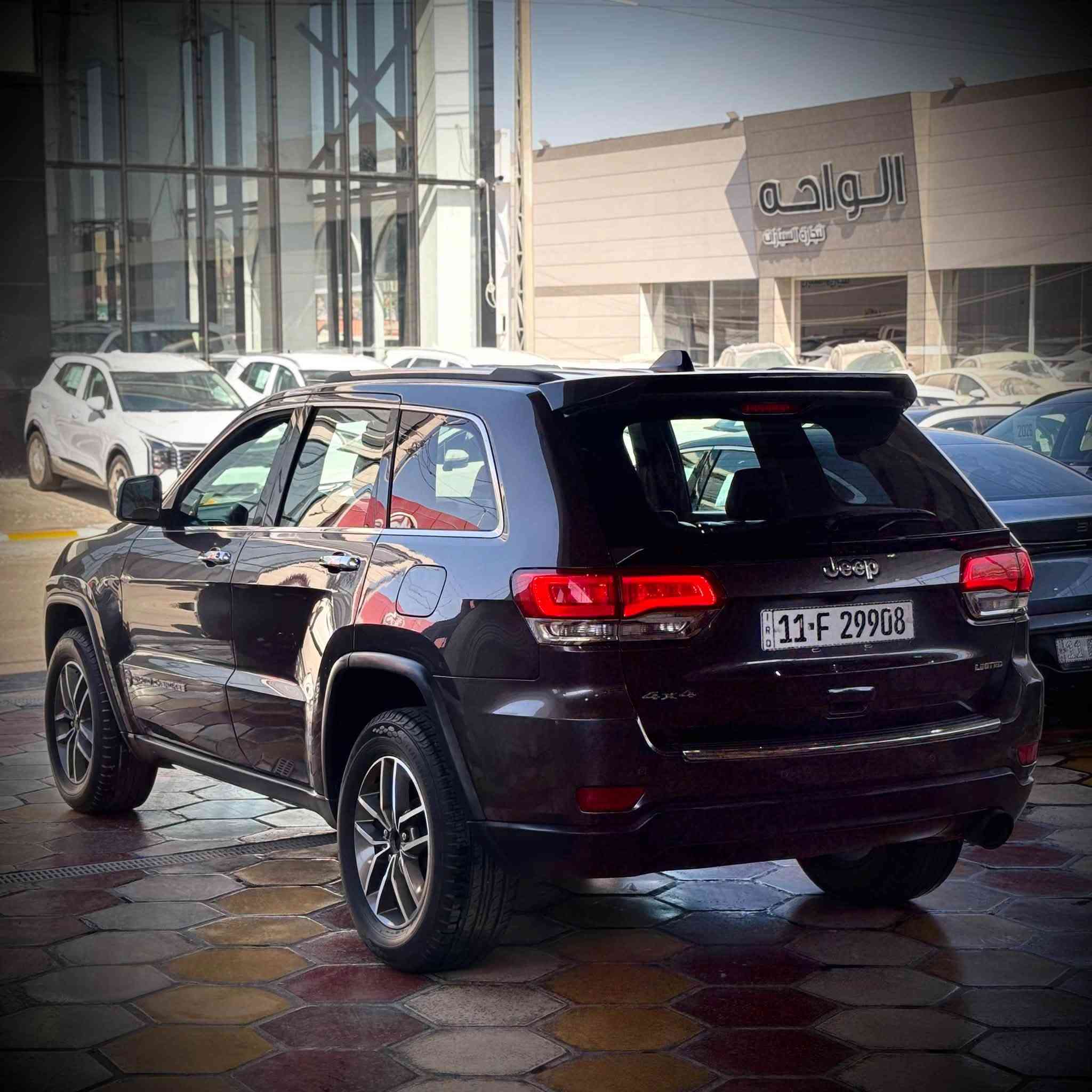 السلام عليكم Jeep لمتد
موديل 2019

محرك 3.6 لتر 

بانوراما رادار حساسات امامي خلفي 

مقاعد كهربائيه جلد تدفئه وتبريد مع خزن

شاشه وسطيه تدعم ابل كار بلي وبعد مواصفات الجيب المعروفه الفول وارد اميركي السيارة حادثهة كلش بسيط موضح بالصور والسياره كلشي مناقصهة عليهة ادامه كامل وخير من الله السيارة مكان السيارة بغداد

للستفسار 

***********

متواجد واتساب
