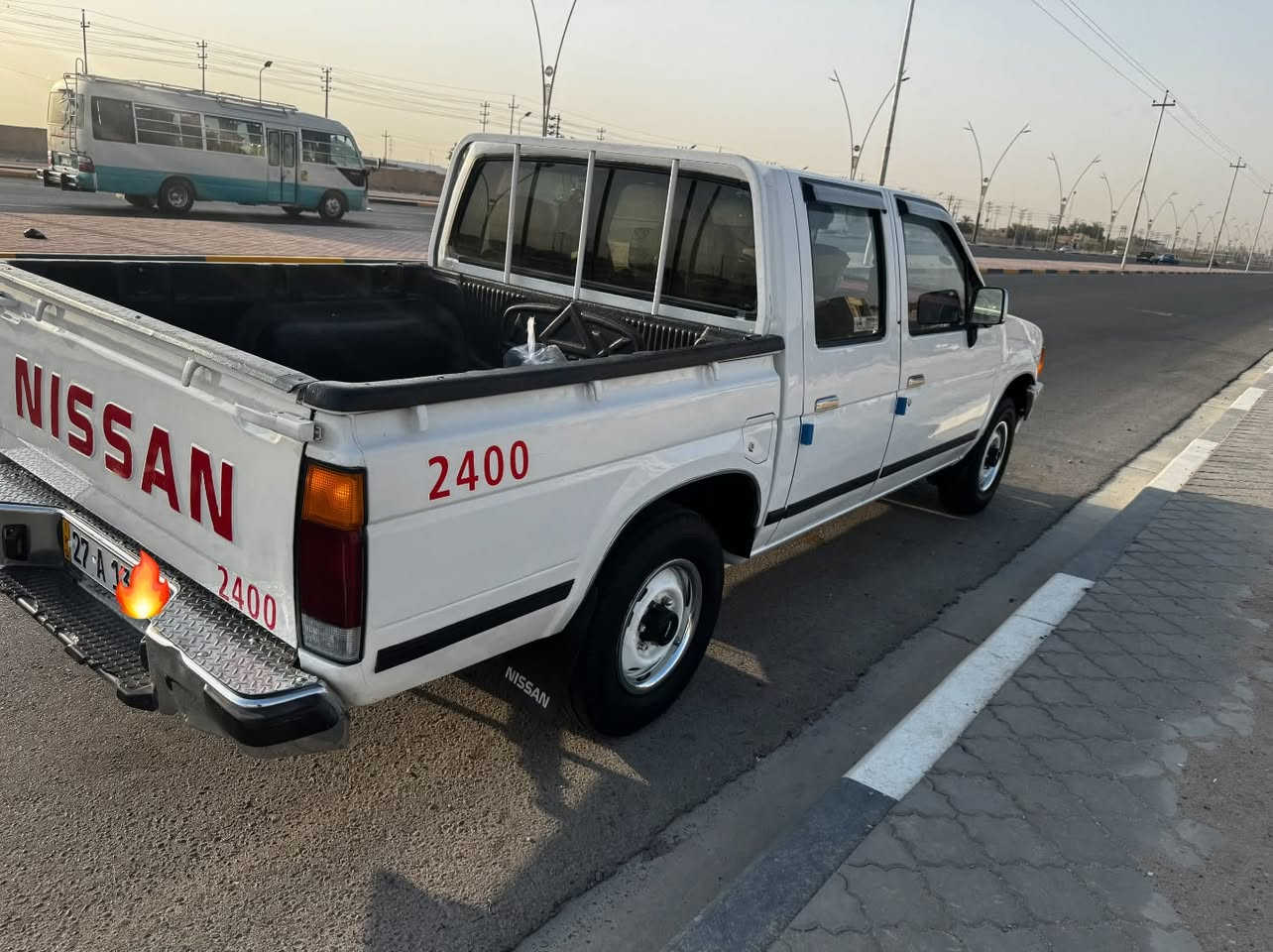 نيسان 1990 رقم ذي قار دولي سنويه 31 محرك 2400 بلاد كير كله جديد حداده تبريد جام اوتو باور تخم تاير سياره جاهزه من كل النواحي العنوان البصره الزبير السعر 65 وبيها مجال ***********
