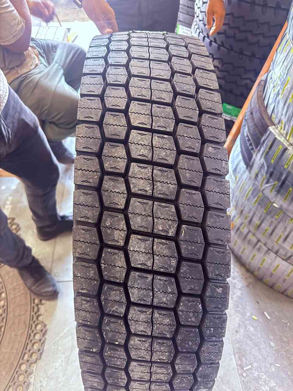 ECOROADبەهەرزانترین نرخ خوار هەموو بازار
SUPER D-501پاقڵاوی ئەکسل
 315/80R22.5
 20PR 157/154
لە عةربةت بەردەست دەبێ  بۆ زانینی نرخ یەک کۆمێنت بکە ...یاخود پەیوندیمان پێوە بکەن
***********
***********
