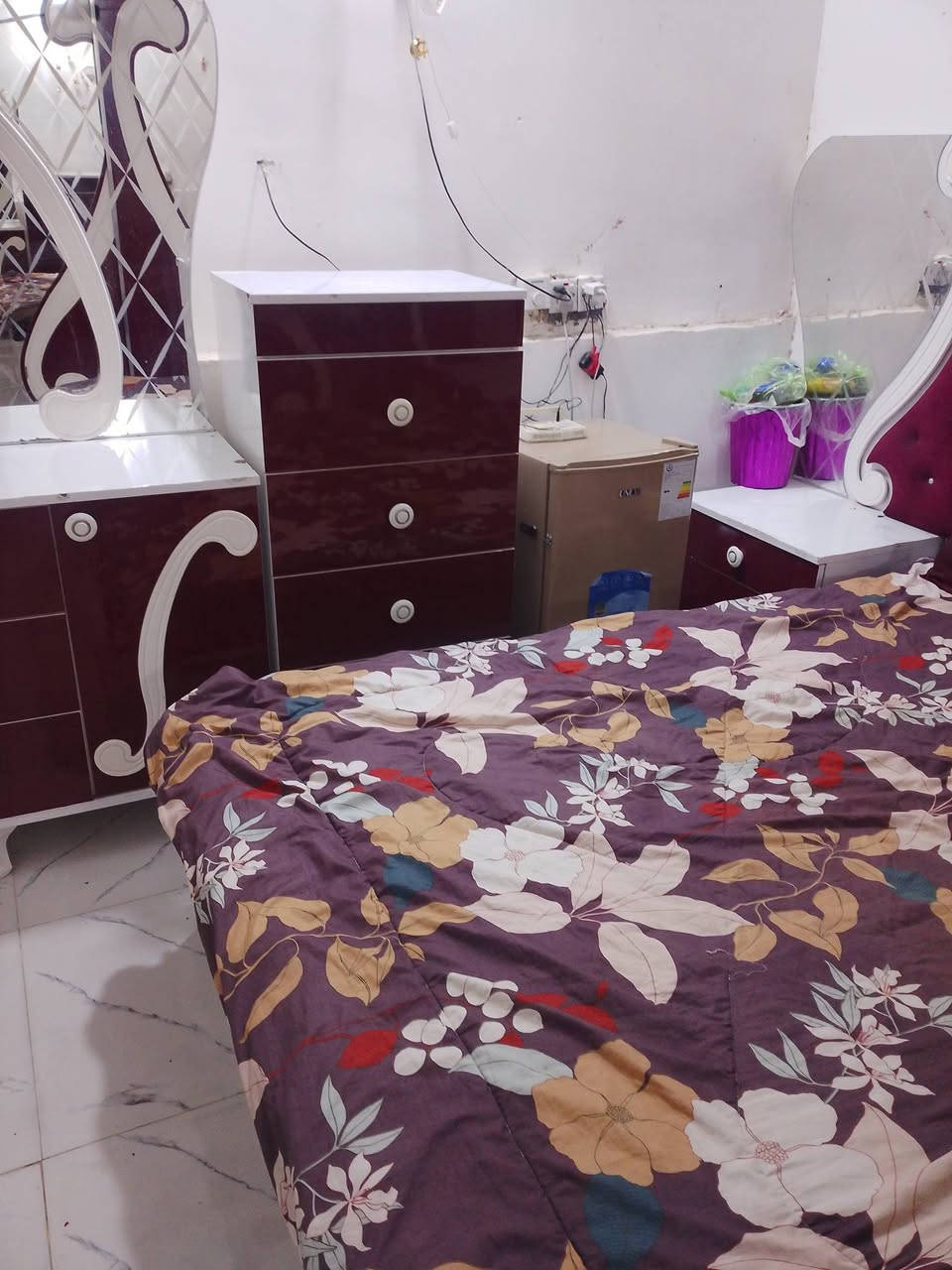 غرفه نوم مارونيه بس كامله بس لباب واكع بصيط شد ماله سعره 350 هذه رقمي ***********
