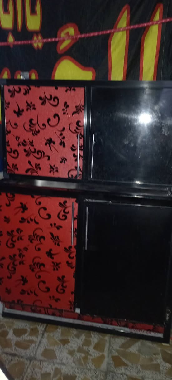 سنك وملحق متر و١٠ تفصال نضيف جدا سعر ١١٥ بي مجال بسيط مدينة الصدر للتواصل واتساب *********** او خاص
