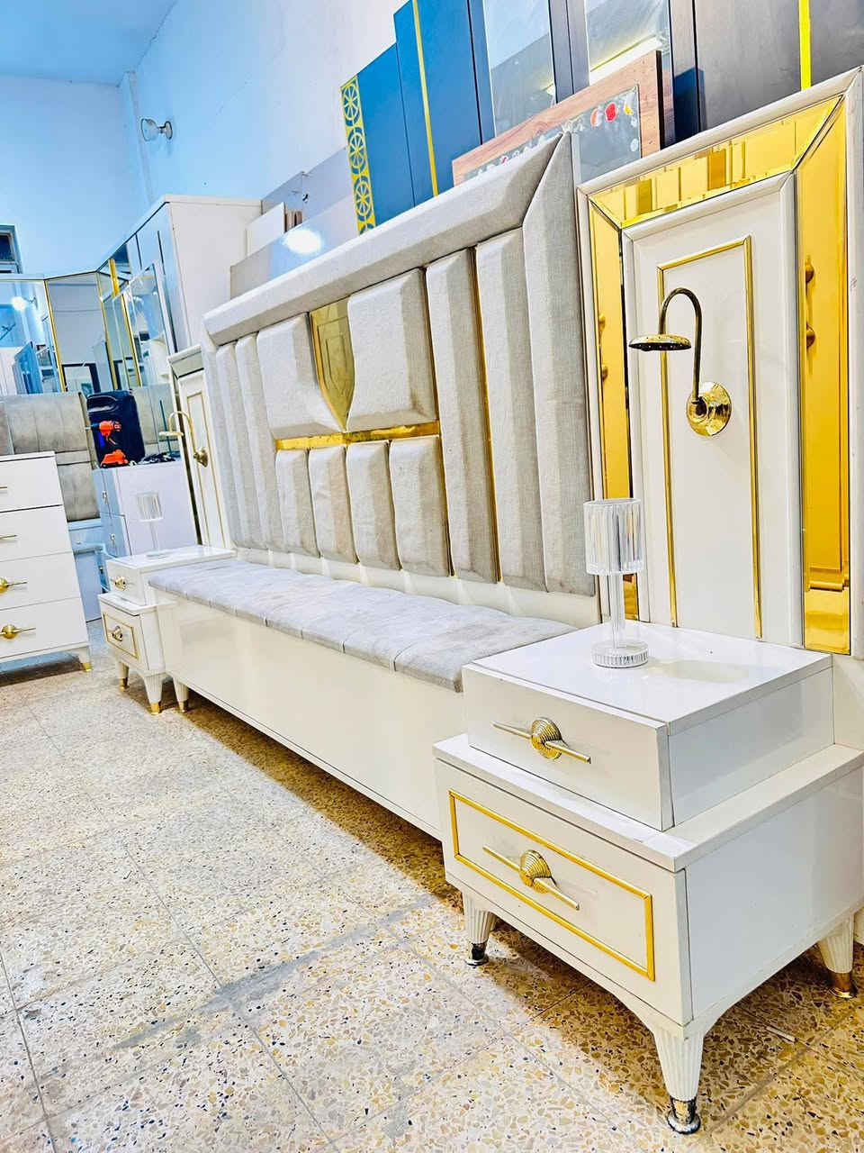غرفه نوم تركي 🇹🇷مستخد 
نضافه 80‎%💯 
تتكون من 10 قطع 
ميز امرايه داخلي 
+كنتور اضافي بابين + برغي وجوي حديد + شازلون مخزن  + اناره شغاله 💡+جام برونزي +قماش وتر بروف 
سعر 950  

 للبيع الحجز والستفسار ع وتساب *********** لخاص محضور 
@إشارة
