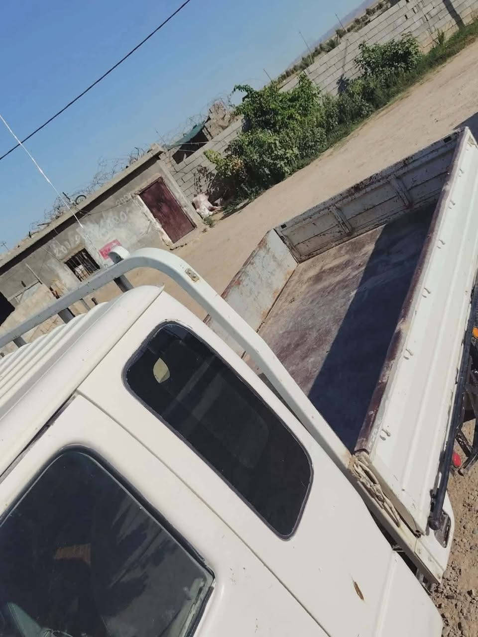 السلام عليكم ورحمة الله
كيا سامسونگ موديل 2000للبيع 
رقم صلاح الدين دولي سنويه لل 2030 
بأسمي شرط التحويل 
وبيه حصة گاز 
گير ومحرك واكسل شرط 
صبغ احزام 
صدر جديد تايرات جدام جدد 
كهربائياتها كلها شغاله 
حتى الباتري جديد 
السياره شرط ما تصرف عليه ربع 
السعر 45 وبيه مجال 
بيع نقد فقط بدون مراوس 
للأستفسار اتصل وتدلل 
***********
***********
مكاني قضاء الحويجة 
ناحية العباسي 
ملاحظه خاص ماجاوب 
ماعندك رصيد بس رمش
واني اخابرك
