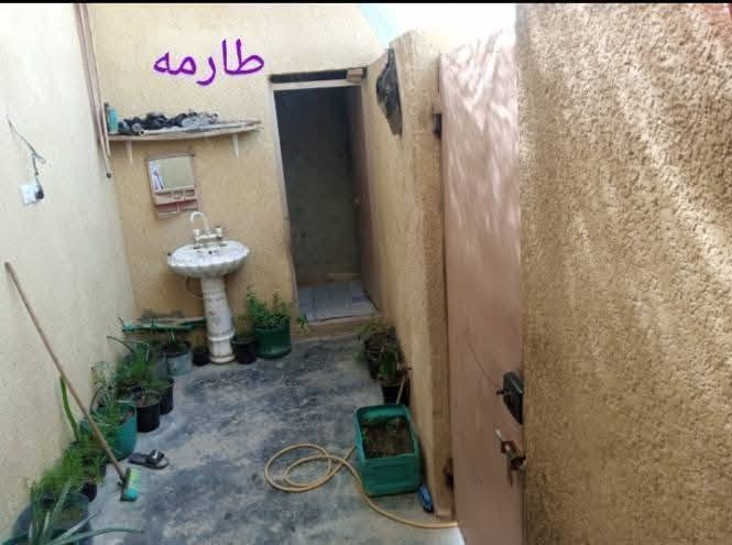 #السلام #عليكم #دار #للبيع #في #كربلاء المساحه
100متر مربعه 10_10 طابو زراعي سند 25 قرار محكمه
عنوانه (قرب جامعه كربلاء يبعد عن الامام الحسين 5كم
قريب على طريق الزوار) صب كونكريت مسلح رباط سقف
سيراميك ارضي و جداري طابق واحد بيت كلش نظيف جاهز
للسكن السعر والاستفسار على هذا الرقم ***********
بي واتساب

نص مكتوب في الصور:
- واجهت البيت
- غرفت نوم
- حمام
- طارمه
- صاله
- استقبال
- مطبخ