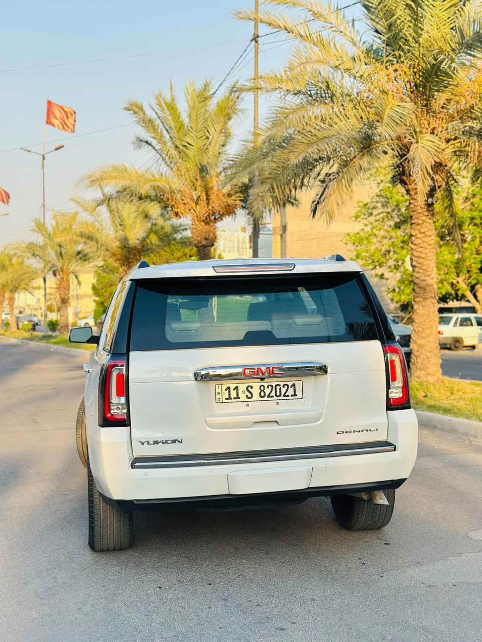 جمسي 2017 امريكي
الفئه: DENALI
المواصفات: 1/1 فووول 
فتحه
بصمه 
جلد 
رادار امامي ⚠️ 
رادار جانبي ⚠️ 
كشن منفصل VIP 
محرك 6200 
دوسات كهربائيه
صندوق كهرباء 
تشغيل عن بعد 
كشن ذاكره 
بالقماره DVD 
سماعات نظام Bose 
شاشه جبيره + قاصه 
ستيرن كهرباء + تدفئه 
داتا شو 
حساس امامي + خلفي 
كشنات تبريد تدفئه امامي + كشنات خلفيه تدفئه
ممشى السياره 148Km الف قابل للزياده

وارد امريكي حادث قبغ جنطه و بارد جاملغ خلفي 
رقم بغداد الجديد ب اسمي تحويل ثاني يوم 
مكاني بغداد سعر 330 للاستفسار ***********
