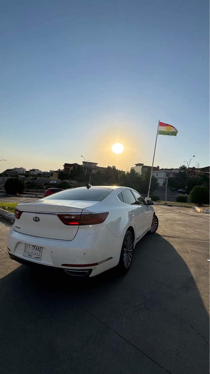 Kia cadenza ٢٠١٧ گێر مەکینە بە شەرت مەنەفێست  ئەسلی ٦ پستۆن
*********** أربيل, العراق

