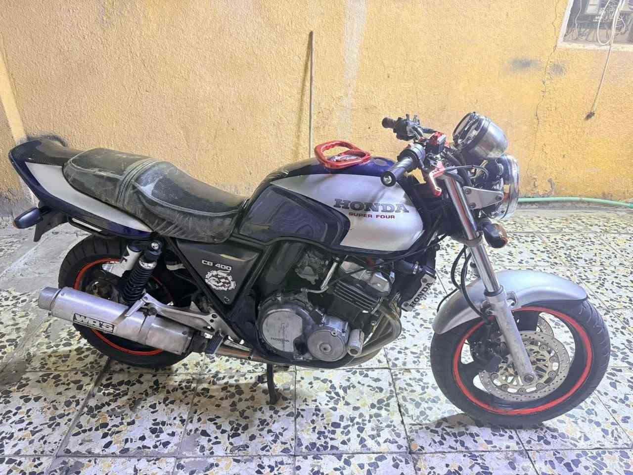 سلام عليكم
دراجه سي بي 4 400 جيل اول ١٦ ولف دراجه خير من الله شلعه معدل فول كير مكينه خير من الله دراجه مابيه نقص كله بلاديه نكره سلف بكل وقت تخم تاير جديد أوراقه كامله سعره (14)$اونص_بيه مجال بسيط حك الجيه الشراي يتصل مكاني بغداد *********** مامتواجد ع الفيس
