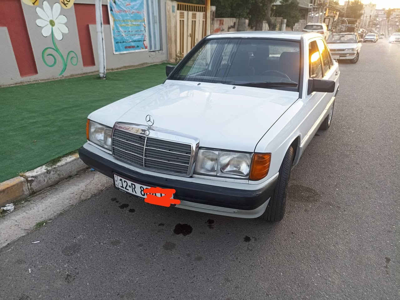 مارسدس  ١٩٠ موديل ١٩٩١ بدون صبغ بدون ضرر مكينه ٦ونجي تيوتا كير توماتيك جامات كهرب قفل مركزي سلايت شغال منضومه تبريد بيها رقم دولي نينوى سنويه عضم غرفتها جديده طخم وتايرات نضيف سعرها ٤٦وبيها مجال للشراي ***********الشراي يتصل موصل جانب الايسر
