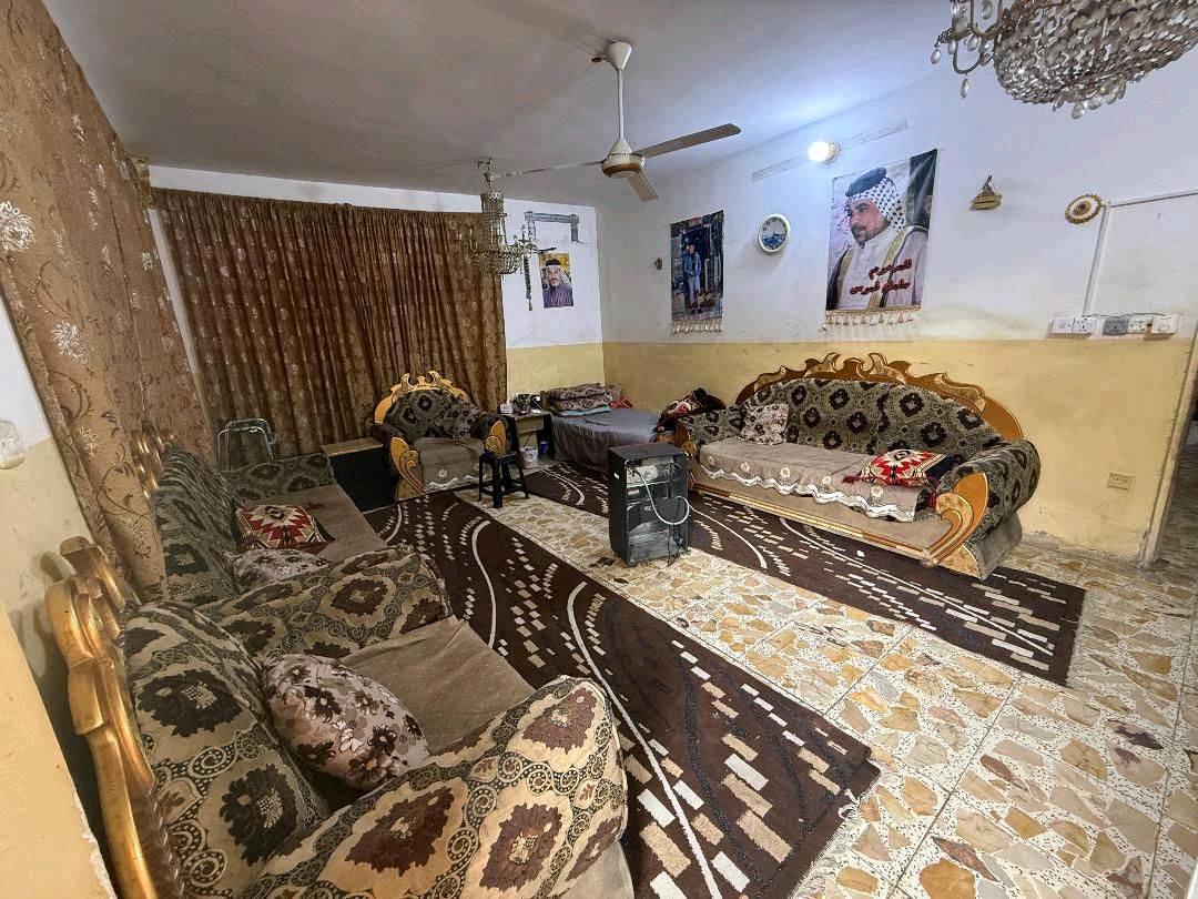 بيت للبيع مساحه ٦٥٠ متر زراعي العنوان بوب الشام قرية البوعليان المواصفات
٤ غرف نوم كبيره مطبخ واسع جدا استقبال كبير كراج يتحمل ٥ سيارات حديقه اماميه مساحه واسعه وحديقه خلفيه أيضا كبيره
السعر ١١٠ مليون وبيه مجال بسيط للشراي الاتصال صاحب الدار ***********