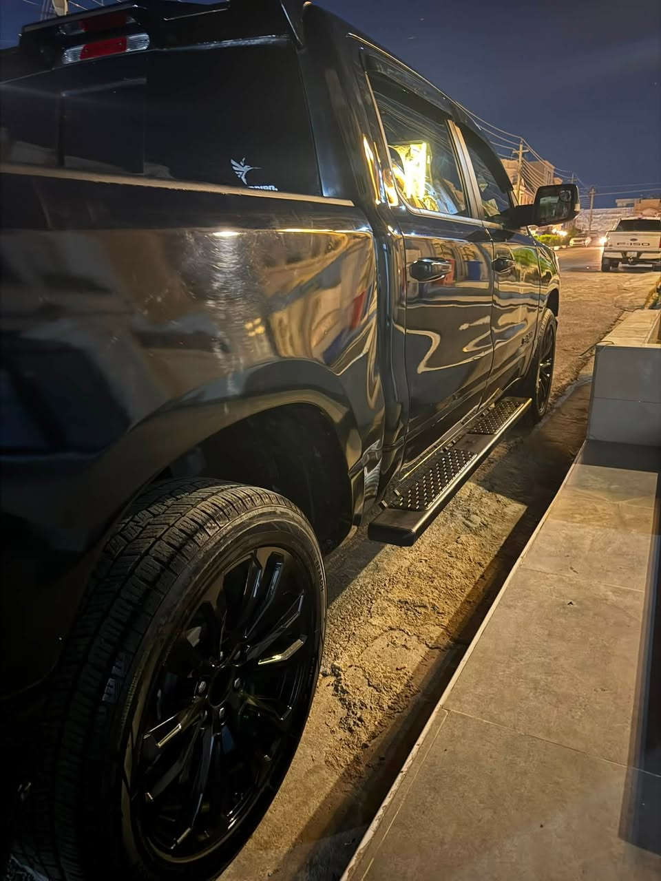 دوج رام 🔥 2024
6سلندر ايتورك
السعر🔥 280$🔥
ماشيه 23 ميل 
للاستفسار ‬ ***********‬
وارد امريكي

دوج رام لون ستار lon star

المواصفات:

*باب طويل بدي قصير

*فور ويل 4*4

*شفط ب المري+اشاير ب المري

*ويل لمتدد 

*حساسات امامي خلفي

*جامة خلفيه كهرباء 

*شاشة تيسلا  +شاشة ديجتال عداد الكتروني

*منافذ USB

*كشن منفصل

*كير ماوس

*مانع انزلاق 

*كشنات تدفئة+ستيرن تدفئه

*تبريد قطعتين

*كشنات جلد احمر

*كامرة خلفية دوارة 

*تشغيل عن بعد

*سستم صوت الباين

*منافذ تخزين متعدده داخل السيارة

*دوسات جانبية 
الحادث  جانبي ٢ قطع وحافه البنيدصبغ واحد تبديل بلادي
المكان :أربيل
