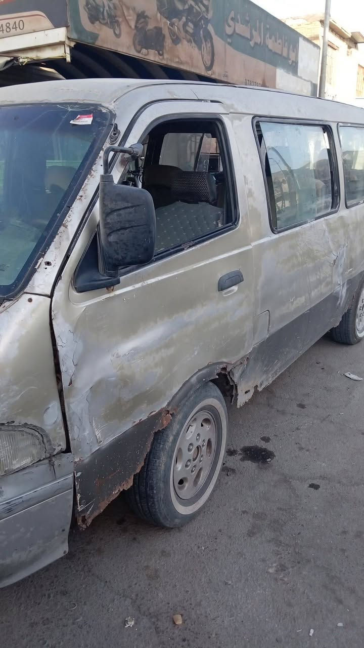 سلام عليكم سياره بريجوه مديل الفينيه سياره مكينه كير اكسن مكفولت بس لكشر شوفت لعين باقيه تفصيل عله رقم***********
