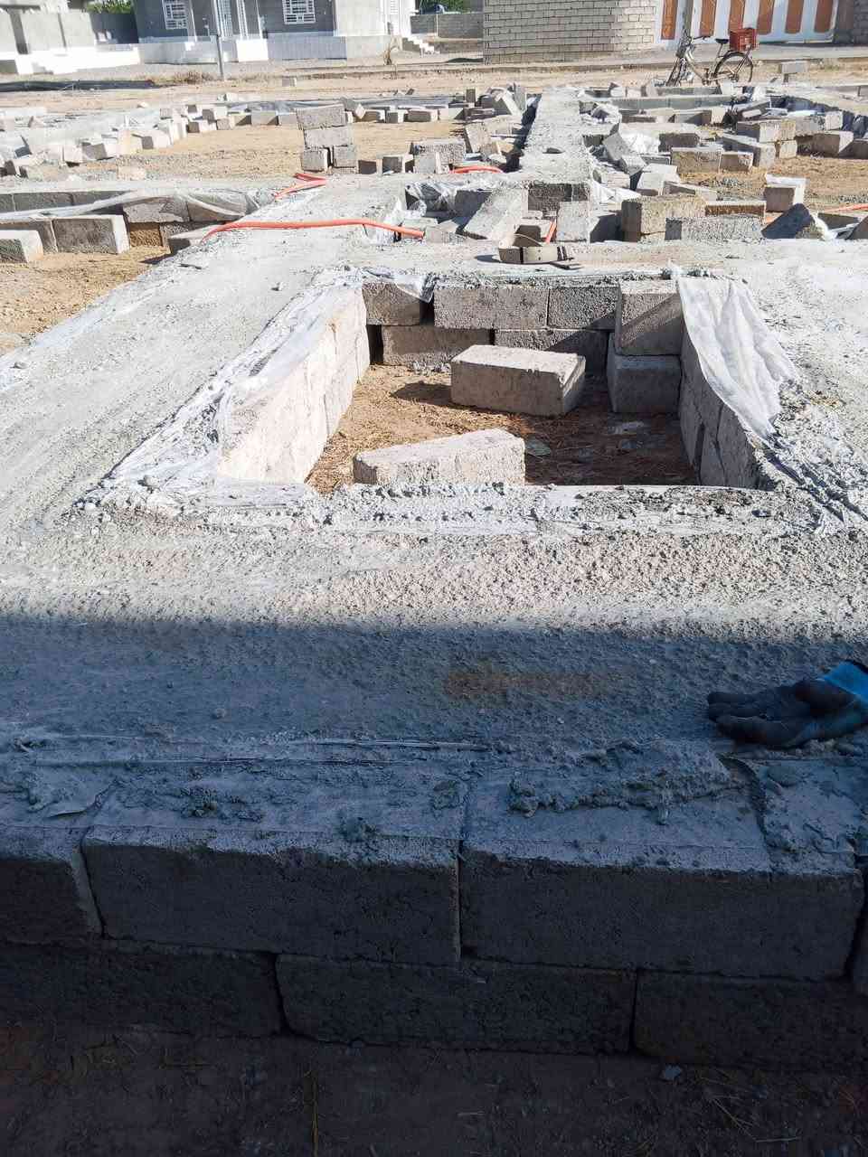 السلام عليكم ورحمة الله وبركاته 

يوجد كادر   أعمال حره. في اي مكان. الشرقاط.  اسديرات.  الزاب 

1...تعديل وتصفير بيوت.    يوجد حادله 8طن 
2...فرش حجر. داخل البيت. في الحواش 
3....تعديل ثيل. تصفير ثيل. 
4...صب غرفه.  مخزن. صحيات. 
5...تصفيط بلوك على خرائط البيوت. 
6...تنضيف بلوك. 
7....توزيع بلوك داخل البيت للنجارين 
8....تنضيف البيت. من البلوك وتصفيره وحدله. كامل 

اي عمل جاهزين للعمل.   إن شاء الله 

اتصل على الارقام 
***********
‏‪***********‬‏

والرزق على الله   لنا ولكم
