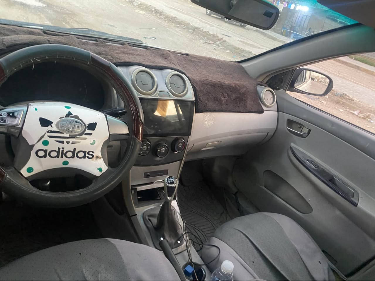 ⚠️ بيع مستعجل 

بي واي دي ٢٠١٣ كير محرك خير من الله بصمه بلادي مالته  تبريد نقص راديتر تبريد وفان تحويل موجود بيه ضربه بل جاملق خلفي عكس سايق ومصبوغه حزام 
راديتر تايرات جدد حلوات. 
مكاني بغداد ابو غريب 

 سنويه ساقطه غرامات اي شي عسيارة 
تستلم سنويه صافي  السعر ٣٤ بيه مجال بسيط 
مستعجل على البيع   ‭***********‬ بلخدمه الفلوجة, الأنبار
