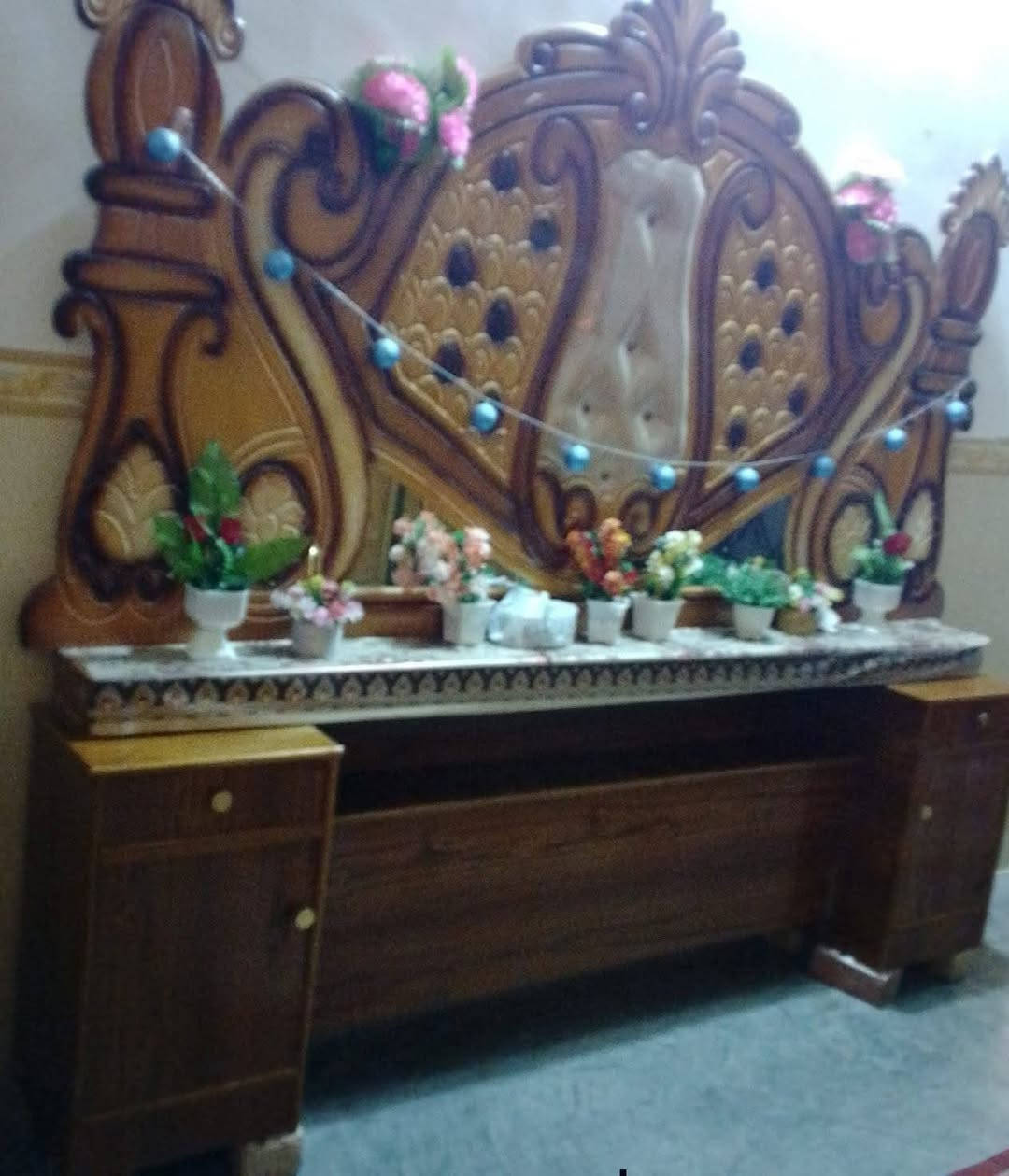 للبيع قرفه اخشاب كامله/***********

