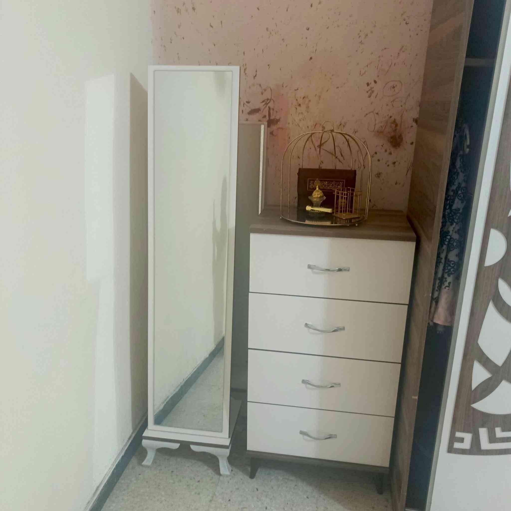 غرفة نوم تركيه للبيع 7قطع مستعجل على بيعتها السعر 350 وبيها مجال ***********

