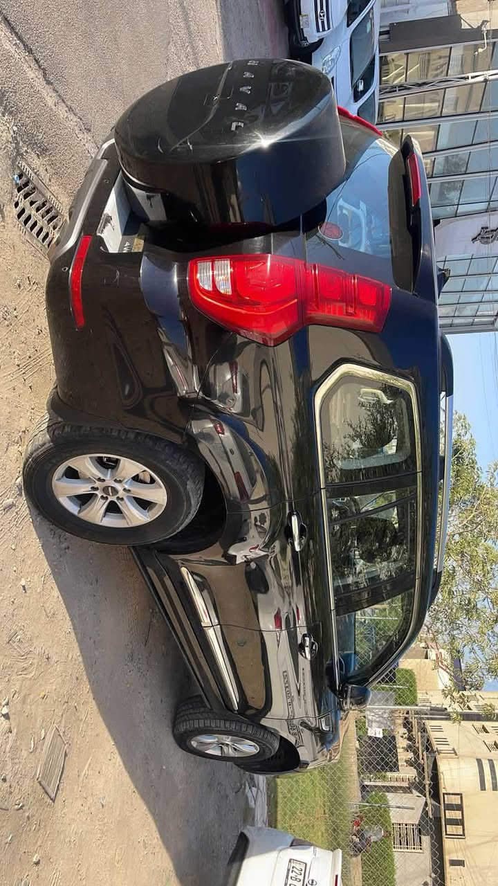 🚙 للبيع | Haval H9 موديل 2021 | رقم بغداد
🚗 ماشية: فقط 64 كم
🧾 المواصفات:
 • 7 راكب – SUV عائلية فاخرة
 • فتحة بانوراما
 • تشغيل بصمة + تشغيل عن بعد
 • شاشة وسطية + شاشة عدادات رقمية
 • كاميرات 360 درجة
 • نظام دفع رباعي 4x4
 • اصطفاف تلقائي
 • كشنات جلد فاخرة
 • كشنات كهربائية أمامية + خزن ذاكرة
 • تبريد + تدفئة + مساج للمقاعد الأمامية
 • تدفئة كشنات خلفية
 • 3 مناطق تبريد مستقلة
 • إنارة محيطية LED
 • أنظمة قيادة متعددة (رياضي – اقتصادي – رملي إلخ)
 • نظام صوتي بـ 10 سماعات
 • حساسات أمامية وخلفية
 • محرك 4 سلندر تيربو 
 • ومواصفات كثيرة معروفة عن الـ H9
ملاحظة: التايرات مبدلة وجديده

السعر: 210 ورقة وبيها مجال
المكان: بغداد
التواصل اتصال او واتساب: ***********
