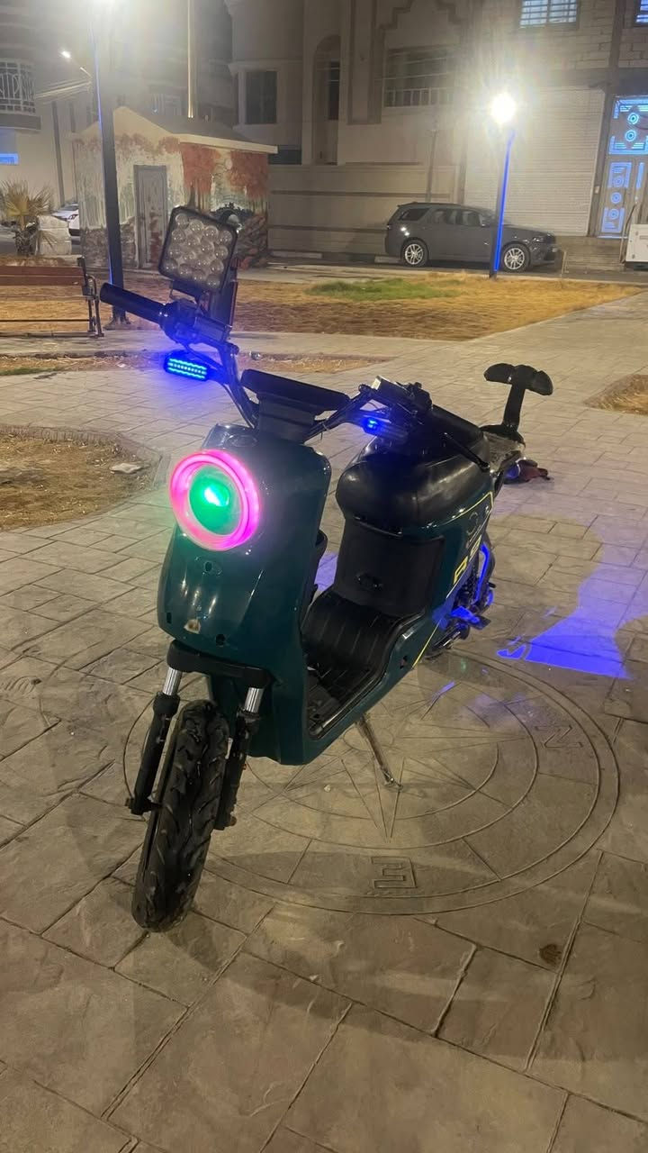 دراجه R9 2025 الدراجه ما ماشيه حجم البطاريات 32 امبير صارلي شهر من بدلتهن الملف وكاله حجم الملف 1200 
البصره لاربع شوارع حي لاساتذه 
السعر 400 قابل للتفاوض 
رقم الهاتف ***********

