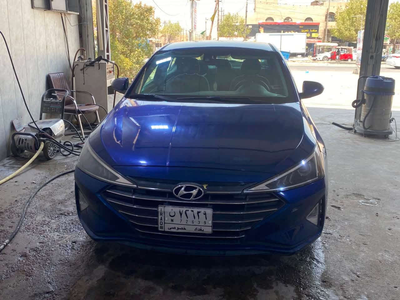 السلام عليكم
Elantra 2019 النترا
 وارد امريكي (كلين) كفالة عامة حادثها دعاميه خلفيه فقط
 بارد قليل جدا في الباب الخلفي والجاملغ الخلفي 
الايمن اثر شخط فقط وكحلته 
حجم المحرك: 2000دوش 💪🏻
اللون : نيلي
رقم بغداد / مشروع وطني
الإضافات : 

رادار امامي  👈🏻
مانع تصادم بريك ذكي2️⃣
تحديد مسار| : 
مدخلين شحن اوكس 
تبريد بيانو منفصل 🅿️
تدفئة ستيرنك 🔥
نقطة عمياء 🚨
ويل كب 🛞
شاشة تحكم لمس📺
كاميرا خلفية دوارة 🚥
حساسات اطارات 🛞
مثبت سرعة Cross
نضام قيادة ذاتية🚘
سياقة ذاتية
3انضمة قيادة 
شاشة اعطال 
تخم تاير جديد
ادامة جديدة 
السياره نظيفة جدا يشهد ربي
 اني جانيها وعلى ايدي
للتواصل 
***********
