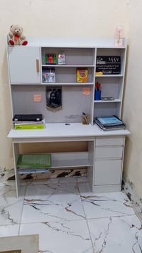 ميز دراسي • جديد • ابو الخصيب