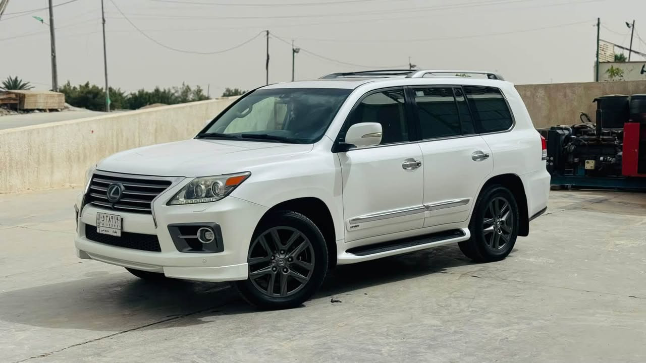 🚙 لكزس LX570 S موديل 2015 – فل كامل

🔹 ماشية: 200 ألف كم
🔹 محرك V8 سعة 5.7 لتر – 362 حصان
🔹 كير أوتوماتيك 8 سرعات
🔹 خزان وقود كبير مناسب للسفر

🔥 فئة S سبورت:
• كت رياضي خارجي + شبك وصدامات مميزة
• جلد فاخر تبريد وتسخين أمامي وخلفي
• مقاعد كهربائية مع ذاكرة
• فتحة سقف
• ثلاجة Cool Box
• شاشة كبيرة + شاشات خلفية
• نظام صوتي فاخر
• كاميرات 360° وحساسات أمامية وخلفية
• تشغيل بصمة ودخول ذكي

🛡️ مانع انزلاق • المحافظة على المسار • مثبت سرعة ذكي • وسائد هوائية متعددة

✨ السيارة نظيفة جداً وجاهزة للفحص

📞 ***********
