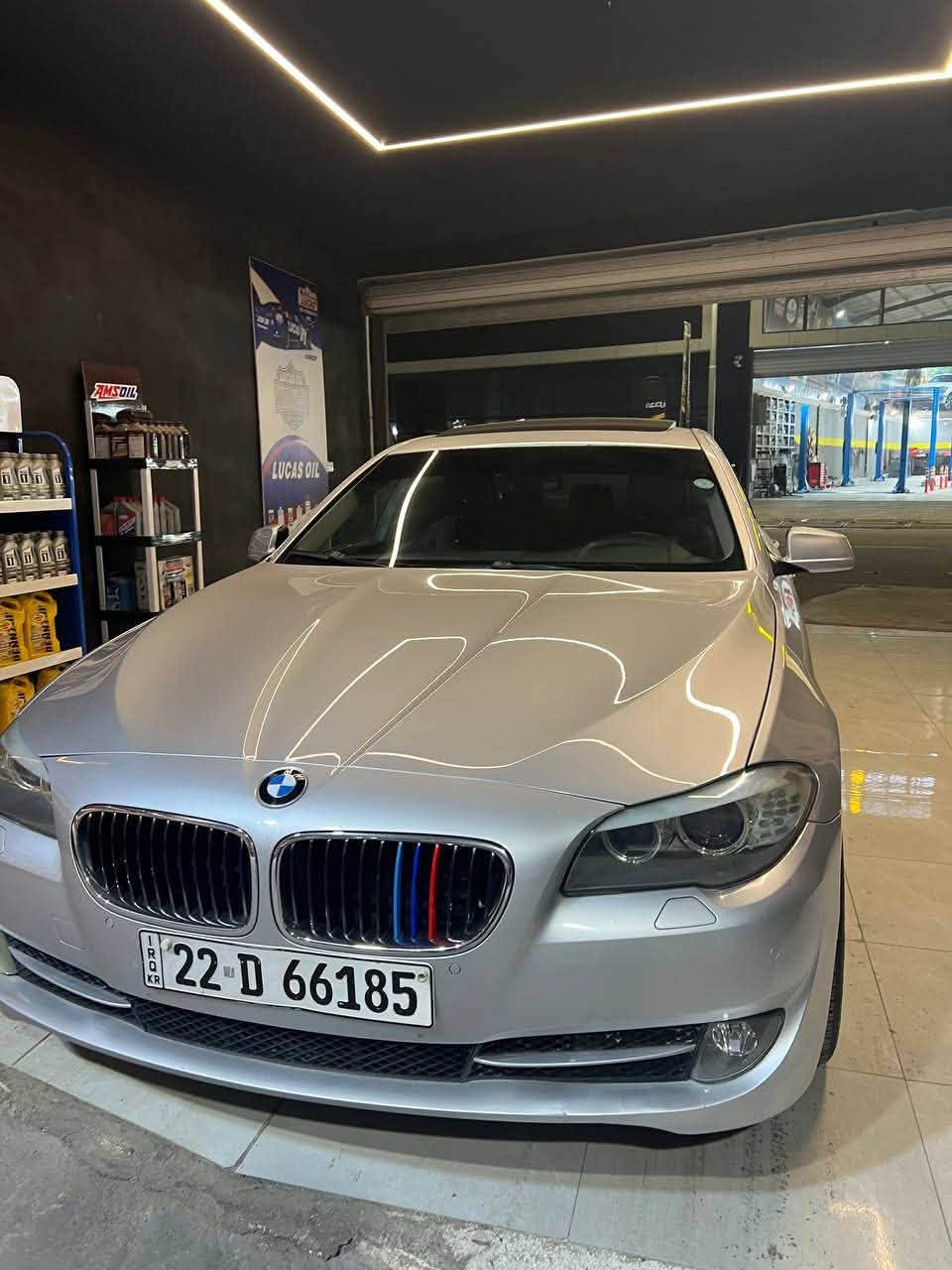 السلام عليكم BMW F10 520 لبيع   - موديل 2013 • الحالة: كلين بدون صبغ Twin Turbo 2000 :المحرك 
• ويل M
المواصفات الإضافية: · فول أوبشن · مري شفط · 5 بردات · شاشة · كاميرا · بصمة · فتحة حساسات 360 · نظام توفير الوقود وبعد موصفاتها المعروفه 160 بيها مجال موقع السياره موصل سيارة بسعر فورتي بلاااااش 🔥
 ***********
