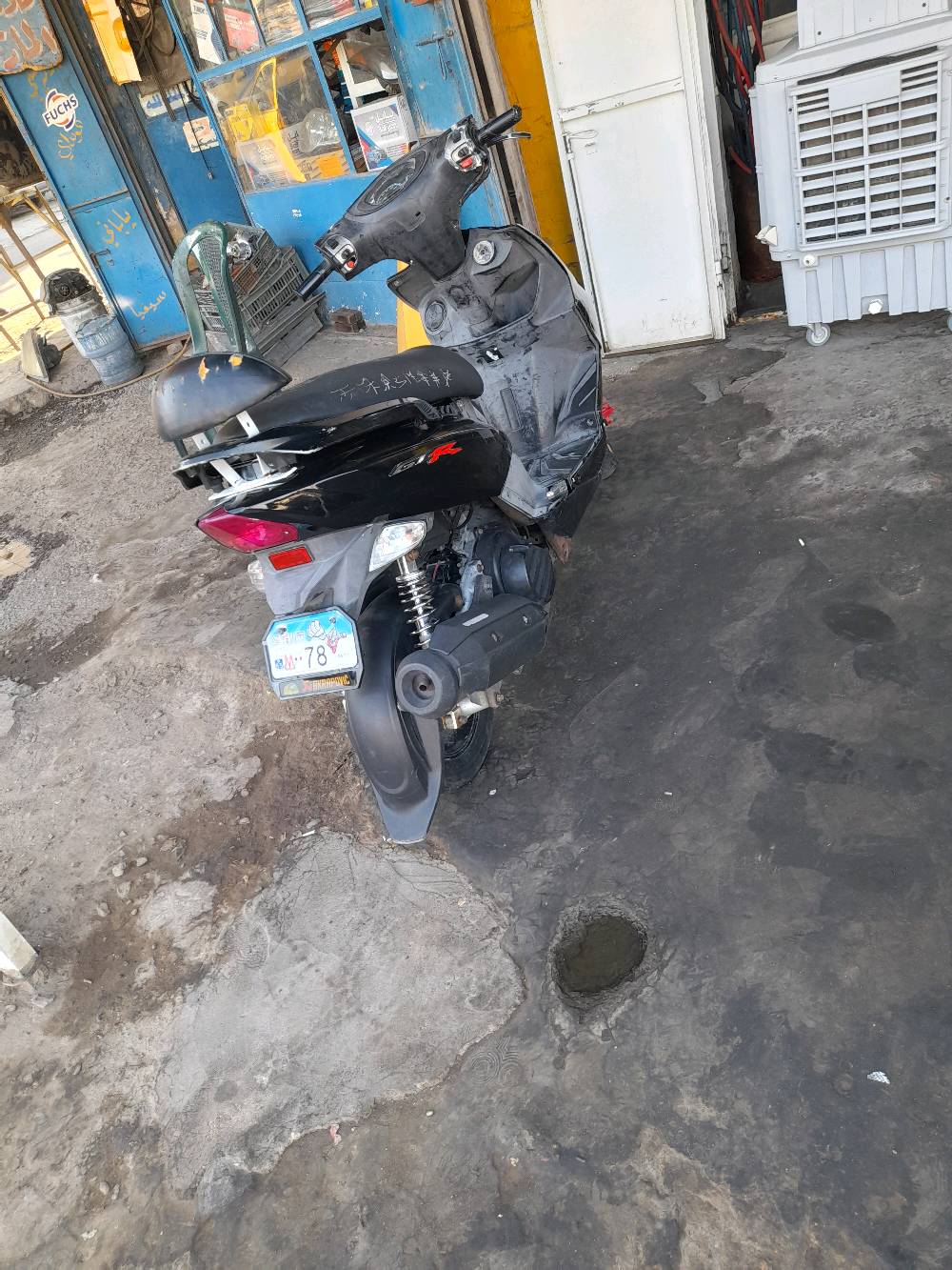 دراجه جيتي أر
مكينه بلادي ناعمه وحلوه كفراتها تجاري كهربأئيات شغاله 

الدراجه معدلها مخيف بيها نقوصات خفيفه كلجات خلفي تاير امامي ستان تعليك. السعر ٦٥٠ مكاني لامين الثانيه ***********