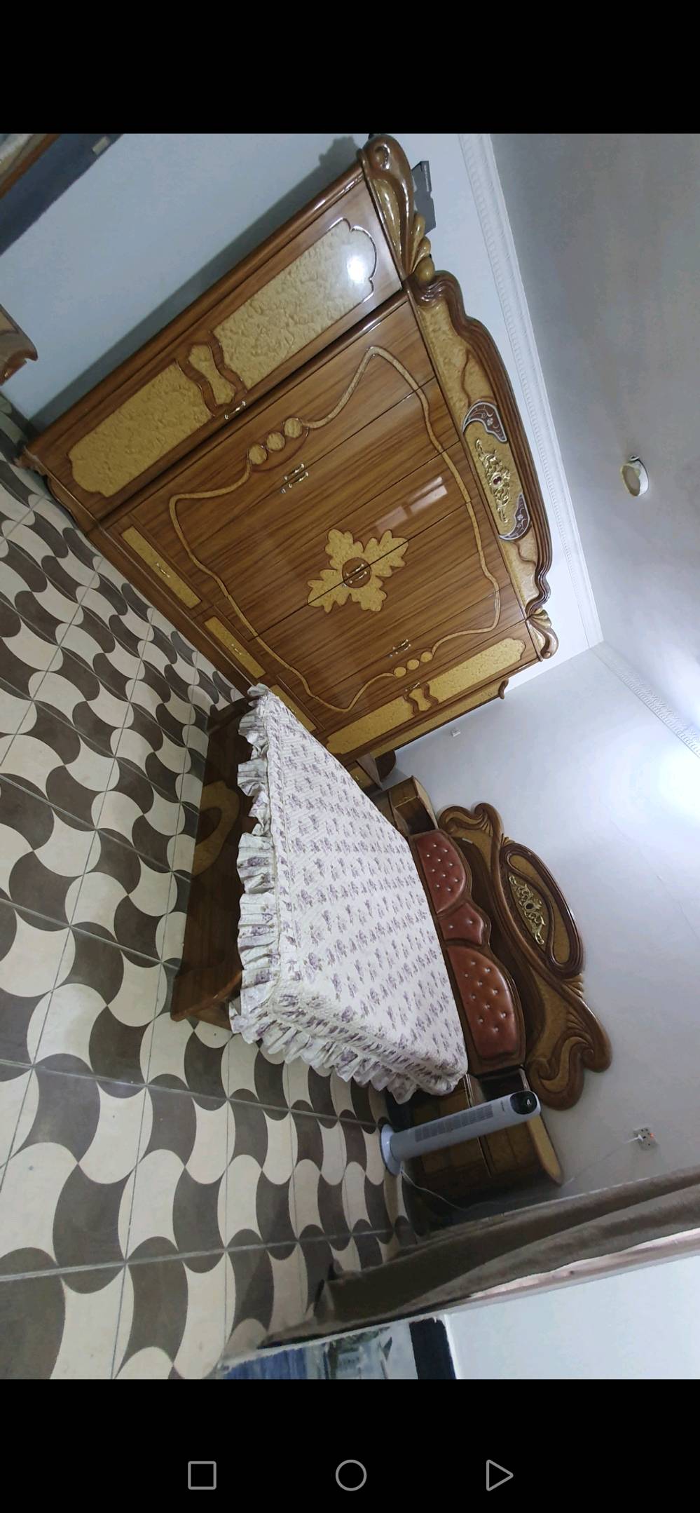 غرفة نوم • بغداد • واتساب