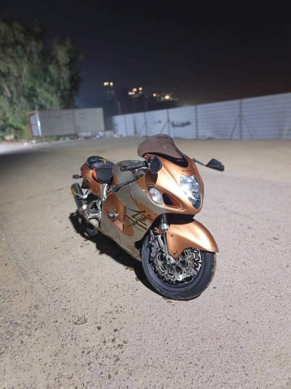 هايبوزا 2003 جيل اول مكينه 1300cc مكينتها هاون مكفوله مال ونسه لونها كلش حلو  من اگلك دراجه بمعنى الكلمة الجنايه تعرف شنو هاي القطعه گزوز ماركه معروفه زائد تحوريه فيت بم داخلي محورها ب400الف الدراجه معروضه يمي سعرها 28 ورقه وبيها مجال واتساب واتصال ع الرقم ***********
