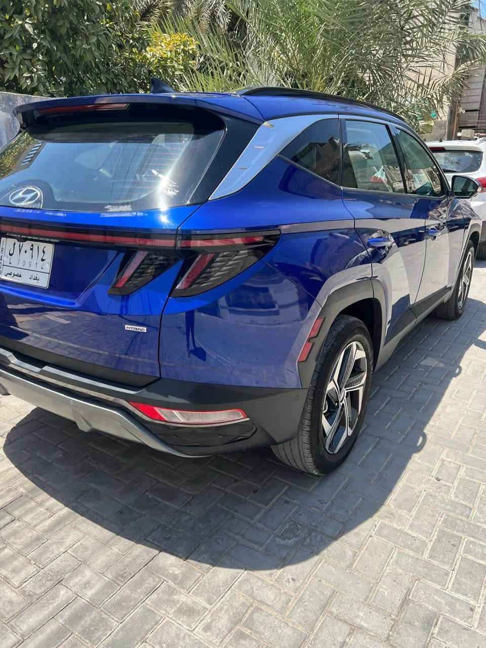 🚘 هيونداي توسان موديل 2023

📍 رقم بغداد
📍 المكان: بغداد
📏 ماشية: 40 ألف 
💥 الحادثة موضحة بالصور
🎨 صبغ جاملغ فقط + بيها بارد
💰 السعر: 195 ورقة وبيه مجال بسيط

🔥 المواصفات:
1️⃣ بصمة تشغيل
2️⃣ بانوراما
3️⃣ بصمة أبواب ذكية، تفتح عند الاقتراب
4️⃣ شاشة كبيرة لمس
5️⃣ أربع كاميرات
6️⃣ شفتات ستيرن
7️⃣ إشارات مرايا
8️⃣ تحكمات ستيرن فول
9️⃣ أنظمة قيادة
🔟 مانع تصادم أمامي
1️⃣1️⃣ قيادة آلية + تحذير/مساعدة الخروج عن المسار
1️⃣2️⃣ رادارات خلفية
1️⃣3️⃣ كراسي كهرباء
1️⃣4️⃣ شاحن وايرلس
1️⃣5️⃣ تدفئة كراسي
1️⃣6️⃣ أوتو هولد
1️⃣7️⃣ زينون عالي وواطي
1️⃣8️⃣ تشغيل الكاميرات من الزر
1️⃣9️⃣ إطفاء ذاتي بالازدحام
2️⃣0️⃣ نظام دَمّام صوت
2️⃣1️⃣ صندوق كهرباء
2️⃣2️⃣ محرك 2500
2️⃣3️⃣ ليدات نهارية
2️⃣4️⃣ منافذ USB
2️⃣5️⃣ مراية عاكسة للضوء
2️⃣6️⃣ إنارة داخلية بيضاء
2️⃣7️⃣ ويل كب 19 مع تخم مشلن
2️⃣8️⃣ دشبول آيباد
2️⃣9️⃣ تمشي السيارة بالريموت
3️⃣0️⃣ تشغيل عن بُعد
3️⃣1️⃣ تبريد كراسي
3️⃣2️⃣ حساسات أمامية عدد 6
3️⃣3️⃣ حساسات خلفية عدد 6
3️⃣4️⃣ تدفئة ستيرن
3️⃣5️⃣ تشغيل الكاميرا من الدشبورد مع الإشارة

✨ وباقي المواصفات ما تحضرني حالياً، وبالعافية على المشتري مقدماً.

📞 للاستفسار:
***********
واتساب متوفر
