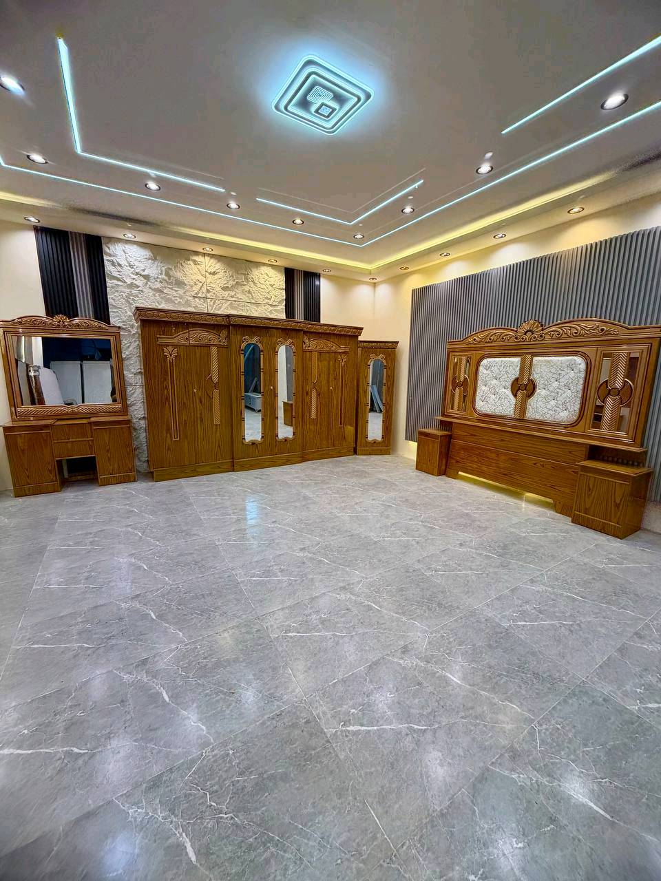 غرفة اخشاب  بسعر مليون و100 توصيل 50 الف  

⚜️تفاصيل الغرفة ....⚜️

صاج خارج ٤ملم ام دي اف 🪭
وداخل صاج ٣ملم 
صبغ مرمري درجة اولى 


عدد القطع  ٧ قطع 😍
1 //جرباية  قياس  ١٦٠ × ٢٠٠ 
//ميز جانبي ايسر قياس ٥٠
2// وميز  جانبي  قياس ٥٠
3// زاوية ارتفاع مترين عرض ٨٠
4// وميز بلازمه  
5//وميز مراية ارتفاع مترين عرض ١٢٠
6// وكنتور ٦ باب  ارتفاع مترين و١٥ طول ٣ متر و١٥

القطعه الثامنة حسب الطلب شازلون
سعرها ٥٠ الف ❤️
طابوريه 15