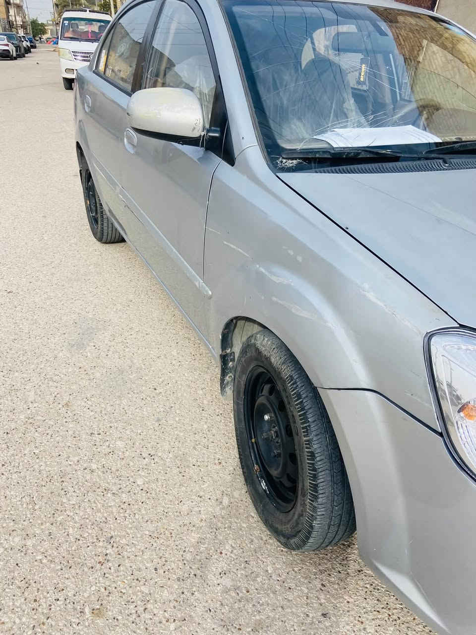 السلام عليكم 
للبيع كيا ريو 
مديل 2012
مكينة ١٦٠٠
تبريد ثلج ❄️ السيارة بيها بارد فقط جاملخين الاماميات وباب السايق كير مكينه خير من الله  
السعر ٧٠ وبيها مجال الاتصال ***********
