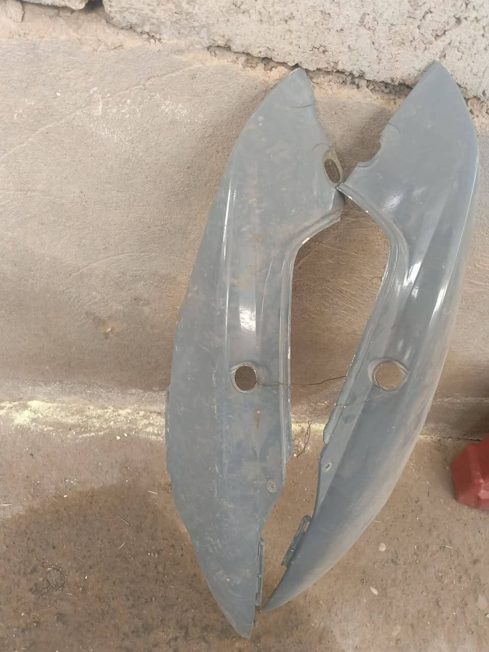 السلام عليكم كفرات للبيع الكفرات الصفاح مال عدله والحاضنه والحيه مال منغولي يرادلهن بس غسله السعر ب35 وبيهن مجال المكان ديالى الخالص الرقم ***********👍🏿
