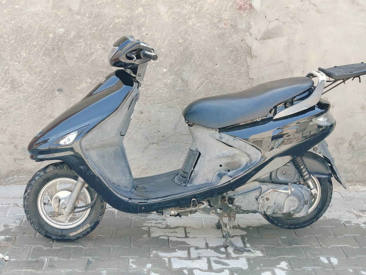 سلام عليكم البيع فراشه دراجه تخبل ما مفتوحه كلهه شغاله المكان نجف رقم الهاتف ***********
