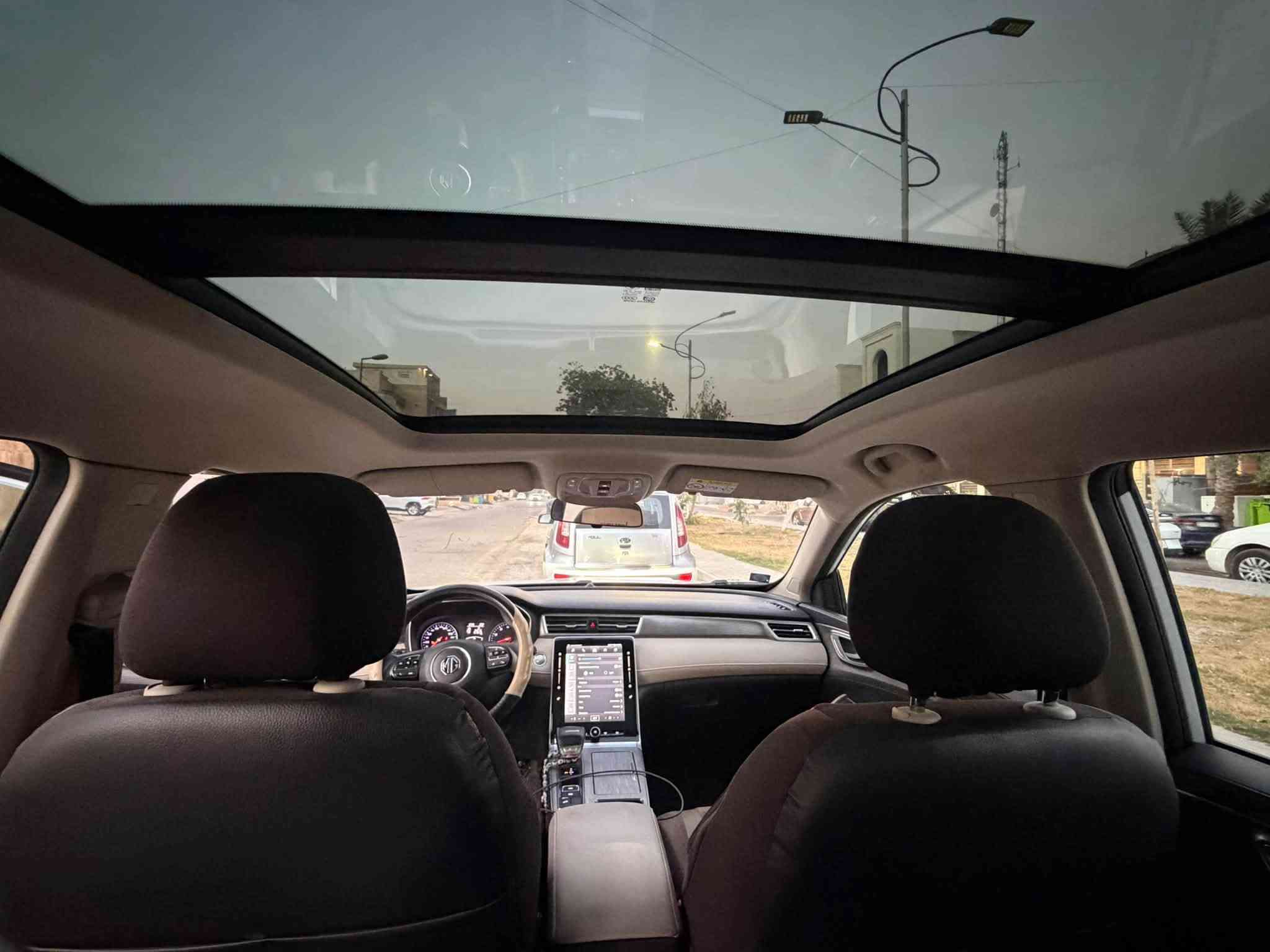 للبيع سيارة MG RX5 2023 
خليجي بأسمي استلام من الوكالة رقم بغداد 
محرك 1.5T كير AT ماشية ٤٦ الف كم تحت الضمان ٦ سنوات او ٢٠٠ الف كم ومستمر على الصيانه في الشركة...بدون صبغ فقط بارد في البنيد على كد كف اليد و بارد في الصندوق على كد اصبعين..
موجودة في بغداد اليرموك الداعي للبيع لشراء MG RX9 الحديث
السعر      137 وبيها مجال ***********

