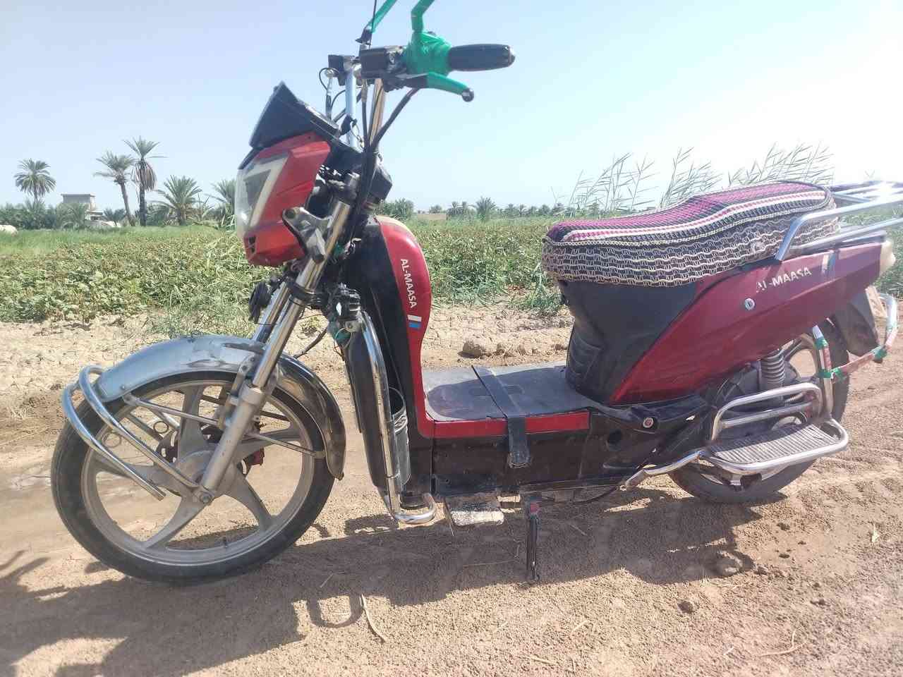 موطور شحن للبيع او مراوس هارلي الماسه جاهز من ناحيه كهربائيات عالي ناصي بك كله شغال بريك وره بي بطاريتين منفوخه  كفراته نضيفه مابي اي طركعه شاشه شغاله للاستفسار الاتصال على الرقم *********** الفلوجه الحصي
