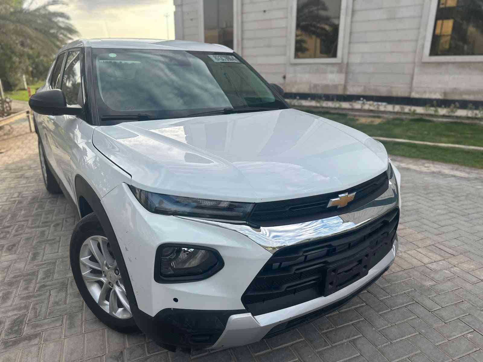 السلام عليكم  Chevrolet trailblazer LS
مستعجل عالبيع 
نوع سيارة : تريل بلايزر 
موديل : ٢٠٢٣ 
ماشية : فقط ٢٠ الف ميل 
مواصفات : ((باب بصمة - كشن مخملي  - كشن كهربائي -  - تبريد مركزي - بصمة - شاشة - كاميرا - تحديد سرعة -لايت ليد- رادار - تحديد مسار - سايد بريك كهرباء _ اوتو اطفاء _ تشغيل عن بعد _مثبت سرعة _ ))
حادث سيارة : جانبي والصور موجوده 

حجم محرك : ١.٣َ / ٣ سلندر توربو 
كير محرك بعدهن وكالة
السيارة بدون رقم '@ تترقم اي محافظة 
سعر : 105 ورقة وبيها مجال 
مكان كربلاء حي التعاون 

*********** للاتصال
