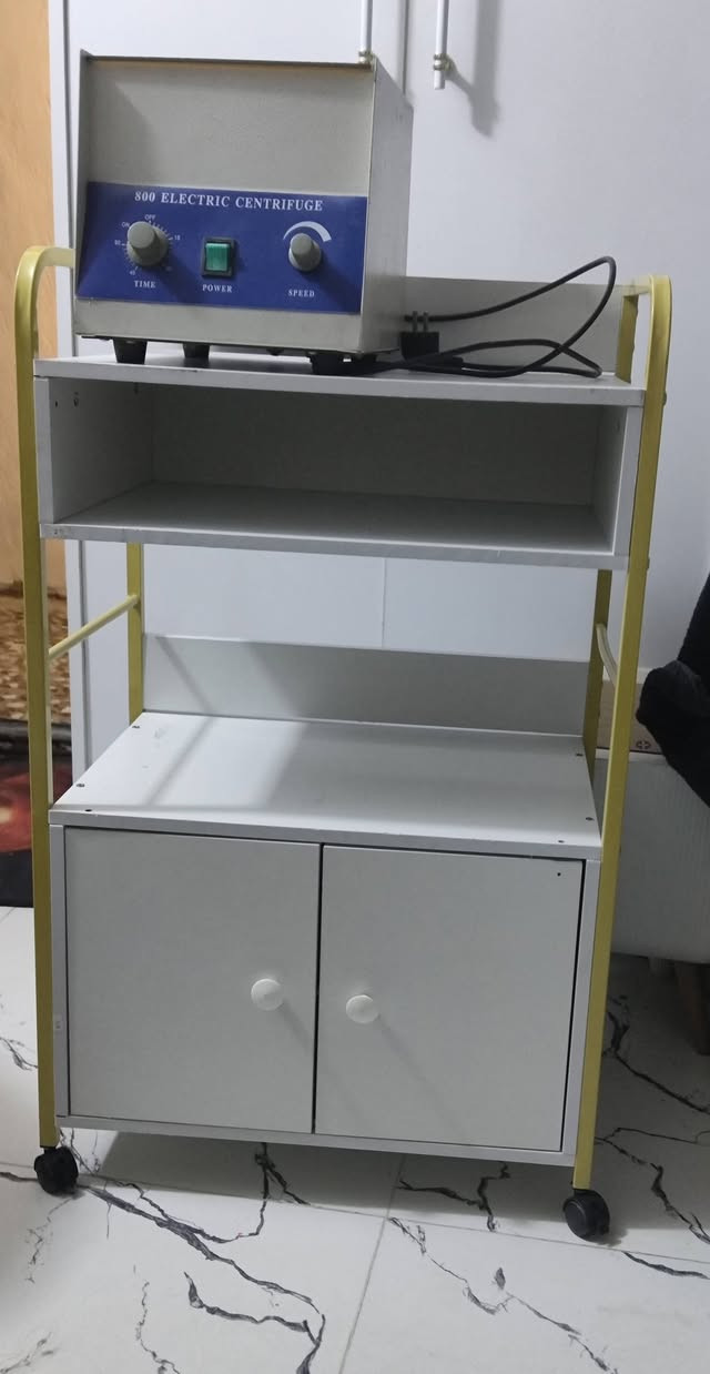 جهاز بخار ب٤٥ 
عربة ترولي بيضة ب٧٥
كرسي جلد التمساح اسود
عربة سودة ب٢٥
العنوان بغداد حي جهاد قرب مطار بغداد
رقم الهاتف ***********
