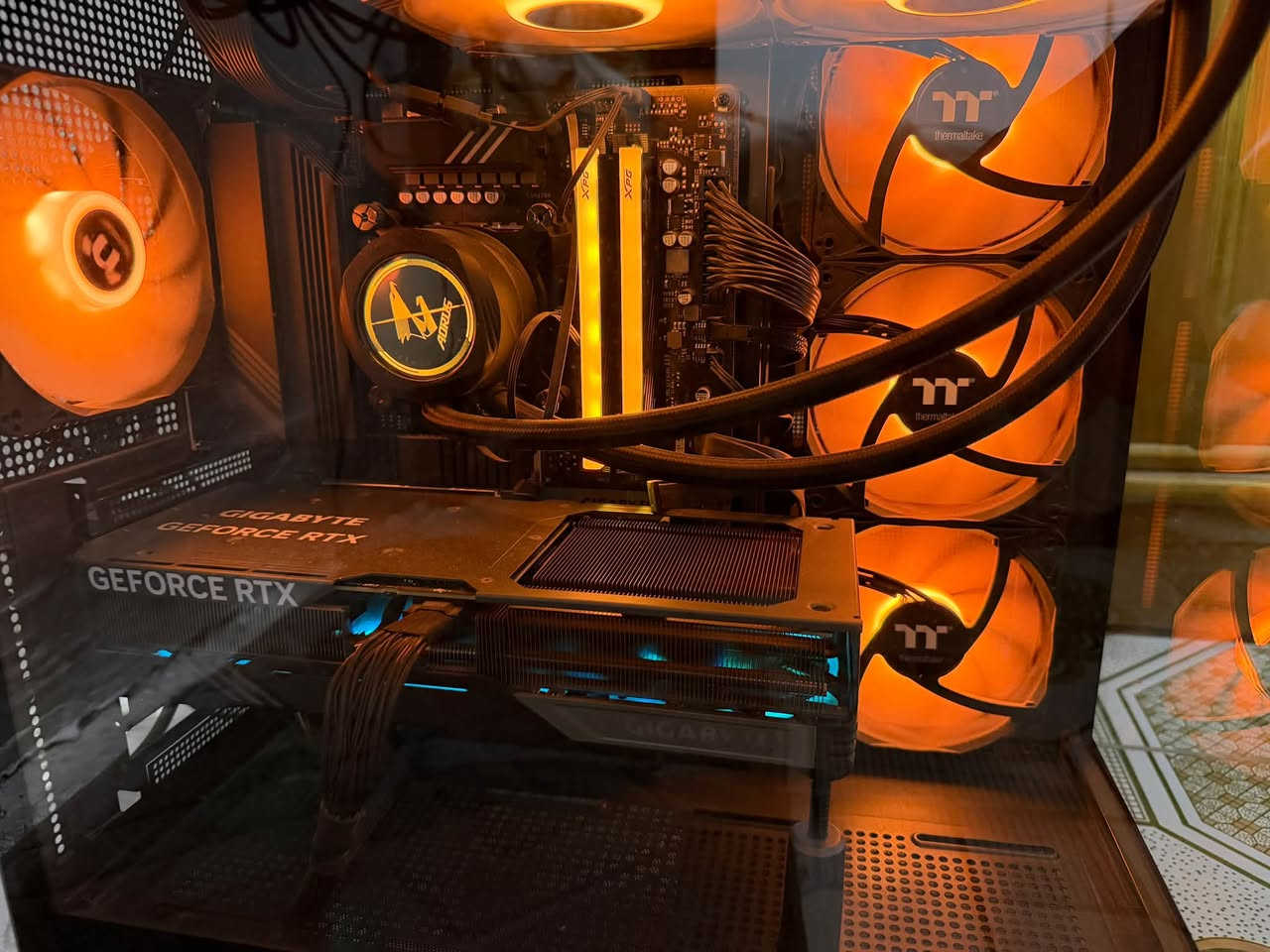 السلام عليكم
بي سي للبيع 
المواصفات : 
Core i5 14400f
RTX 4070 super
MB z790d
RAM 32G 6000
SSD M.2  2T
مبرد مائي من gigabyt 
PS 850w
Case termaltake 4 fans

الجميعة شغالة نظيفة 
السعر مليون و٩٠٠ الف 
1,900,000
للتواصل : *********** واتس اب
