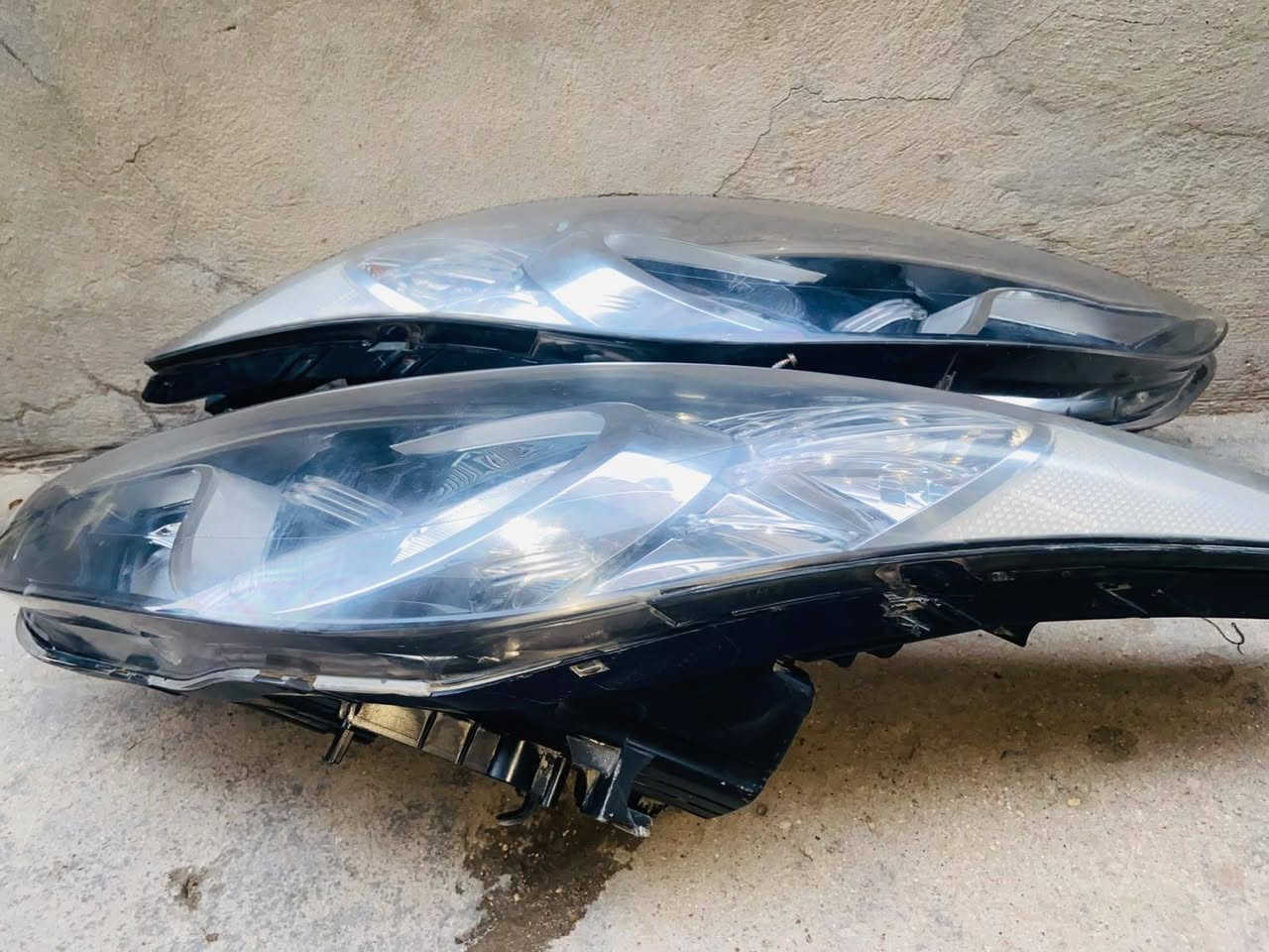 ت السلام عليكم ...غراض النترا كله شغال وعلفحص....مازدات يرادلهن جامات السعر ٣٠ ....مازدات اصليات خليجي السعر ١٢٥...مجاول اصليات السعر ٣٠.....عبوه شغاله السعر ٢٥....الكبات السعر ٤٠ الحجم ١٥ ...جوينات الواحد ١٠ اصليات هنه والقفايص....شخاطه مال فيوزات السعر ١٥ .....دعاميه بيضه وياهه بلاجوكترات السعر ٢٥ الف ....شبابيك فوك وجوه السعر الزوج ١٥ الف ....تحياتي للجميع *********** بغداد الشعب

