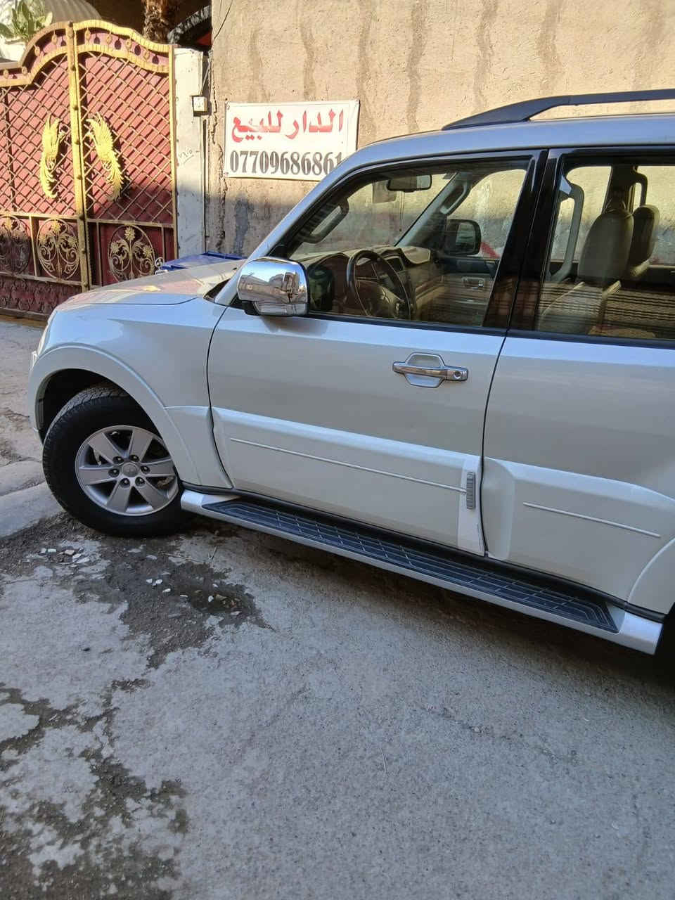 السلام عليكم ورحمة الله وبركاته ***********
مسيوبيشي باجيرو 2008 حبتور فول مواصفات 1 /1 رقم بغداد مشروع وطني بسمي 7 راكب كرسي كهرباء عدد 2 فتحه سلاد روف  شاشه كامره فور ويل 3 قطع تبريد محرك 6 سلندر  3000
دمام خلفي سياره جديده وجاهزه من كل شي كير ومحرك وحداديه وتخم تاير وغرفه وتبريد ثلج الكل جديد 
العنوان
بغداد العبيدي 
 السعر 115
 السياره مكفوله كفاله عامه

نص مكتوب في الصور:
- 09080001