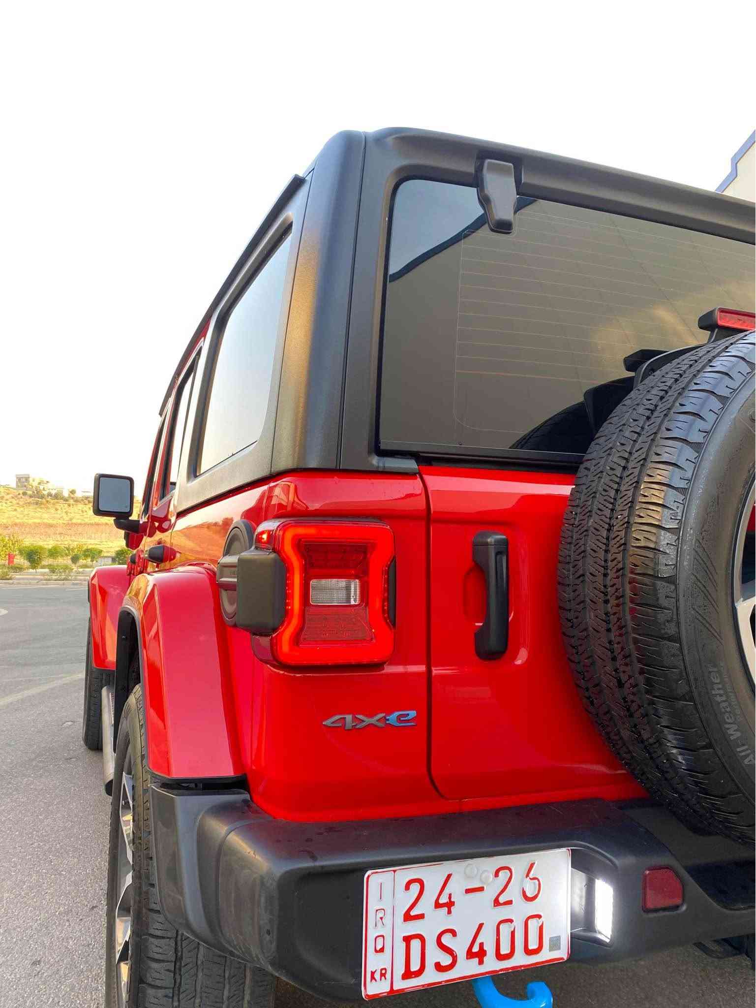 🔥 Jeep Wrangler 4xe Sport S 2024 🔥
كلين تايتل من دعامي للدعامي ب شرط بدون صبغ 🔥
🚙 موديل 2024
⚡ 4xe Hybrid – هايبرد
🛠️ محرك 2.0 تيربو – 4 سلندر
💪 قوة النظام تصل إلى 375 حصان
⚙️ گير أوتوماتيك
4️⃣ دفع رباعي 4×4
📍 اللون: أحمر
⭐ فئة Sport S 4xe

✨ مواصفات وتجهيزات:
• شاشة ونظام ترفيه
• شاشة كبيرة 
• كاميرا خلفية
• تحكم بالمقود
• مثبت سرعة
• تشغيل عن بُعد
• كراسي أمامية مدفأة
• دركسون مدفأ
• دخول وتشغيل بدون مفتاح
• نظام مراقبة النقطة العمياء
• حساسات اصطفاف خلفية
• نظام صوت Alpine
• سقف هارد توب أسود 3 قطع

سيارة كلين تايتل من دعامي للدعامي ب شرط 
موديل حديث شاشة كبيرة مكفولة كفالة عامة لون مميز 
ماشية ٢٧ الف ميل تقريباً 
مكفولة من گير محرك كهربائيات ب شرط 
سعرها بلاششش بلاشش
298$ ورقـــة و بيها مجال 🔥🔥
للأستفسار اتصل على هذا الرقم 
كورك-واتساب 
*********** سميل, دهوك

