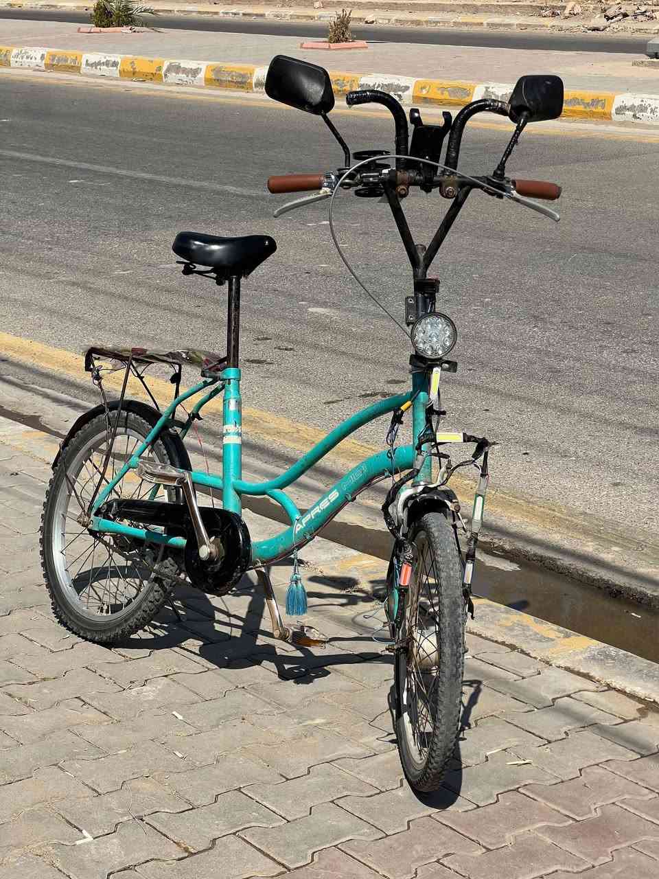 سلام عليكم بيسكل للبيع الحجم 20 بيسكل نظيف مثل ما شايفه بل صوره بريك جديد عين سحريه اناره كله شقاله تواير جداد/سعر خاص /رقم 📱( ***********)
عليه وتساب
