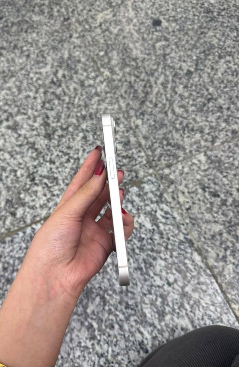 الجهاز وتر ما مفتوح ابد
بيه فقط فطر بل ظهر 
سعره 500 الف فقط وبيه مجال بسيط 
العنوان بغداد البياع 
بطاريه 95 الذاكره 128 الجهاز نظيف كلش
رقم للستفسار ***********
