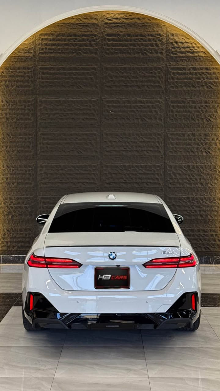 Bmw 
530i
2024
M package bilad
Amriki
Clean title da3ami lo da3ami
23.000 mile royishtia
Full muwasafat
540$ waraqa w majal
***********
—————————
بي ام
٥٣٠ اي
٢٠٢٤
ام باكج بلاد
وارد امريكي
كلين تايتل
مكفول كامل 
٢٣.٠٠٠ مايل ماشية
فولل مواصفات 
٥٤٠ ورقة و مجال
*********** أربيل, العراق
