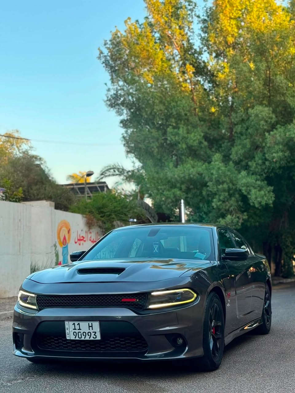 السلام عليكم 
من اقوى الصناعات الامريكيه 
جارجر 2016 سكات باك 
6.4 ليتر V8 HEMI (تنفس طبيعي)
يعني 485 حصان
كير رياضي من 8 سرعات (TorqueFlite)
خلال 4.3 إلى 4.5 ثانية تقريباً تسارع من 0-100 كم
نضام تعليق رياضي مخصص للحلبات
السياره بيه 3 قطع رش حادث امريكا
فول مواصفات عدا فتحت السقف
الكير والمحرك بلاديات ومامفتوحات 
وهاي من اهم الامور بالسيارات الرياضيه
السياره عليه تزويد واضافات بامريكا 
تتميز بنغمة V8 طربية وقوية بفضل نظام العادم الرياضي (Active Exhaust).
شاشه بحجم 8.4 لمس تدعم نضام Uconnect و CarPlay و Android و Performance Pages
شاشه عداد رقميه 7 انش 
رادار جانبي
حساسات خلفيه 
مري جانبيه قلابه 
كشنات خزن ميوري
داخل احمر بلادي
الكشنات تدفئه وتبريد
الستيرن تدفئه
الكشنات الاماميه كهرباء 
فول تحكم استيرن 
شفتات استيرن
اوامر صوتيه
علامة ال Scat Pack Bee على الكشنات والشباك الامامي 
نضام صوت Alpine ومضخمات من Subwoofer 
4 مكابح Brembo
نضام زنون عالي ناصي بلادي
سقف روز رايز
السياره جاهزه كير ومحرك وحداديه وتبريد 
وتخم تاير واي نقص مابيه 
#ولا_اي_مسج_بشاشة_الاعطال 
وبيه تفاصيل واضافات هواي 
السعر 155 وبيه مجال 
عنواني بغداد
متواجد واتساب ***********
