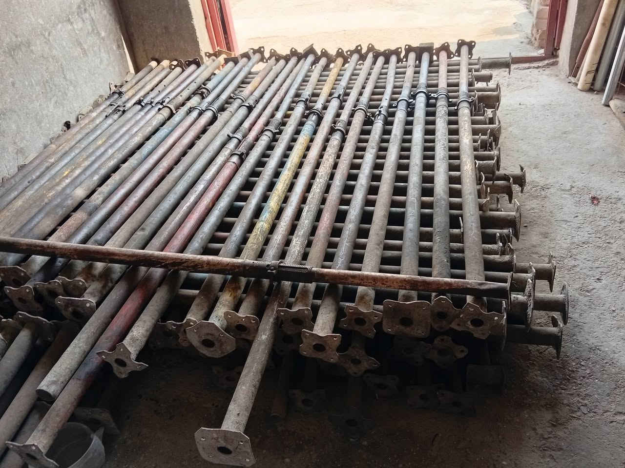 خدمات بناء • مقاولات • ماكو تفاصيل