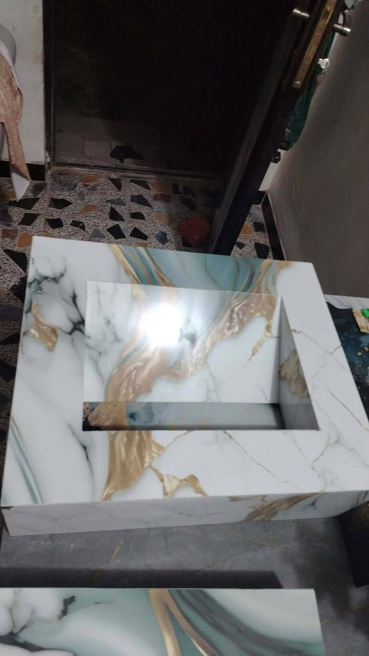 مغاسل بورسلين هندي
ابعاد 60 /50 عمق 18 بالوع مخفي
#وتساب***********
