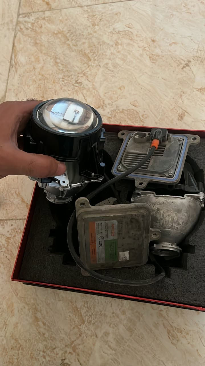 عندي زوج عدسات اصليه زنون مال جارجر بلادي مال شركه مو تجاري فاتحهن من ماصدات اصليه
مع المحولات للبيع 
***********
كربلاء
