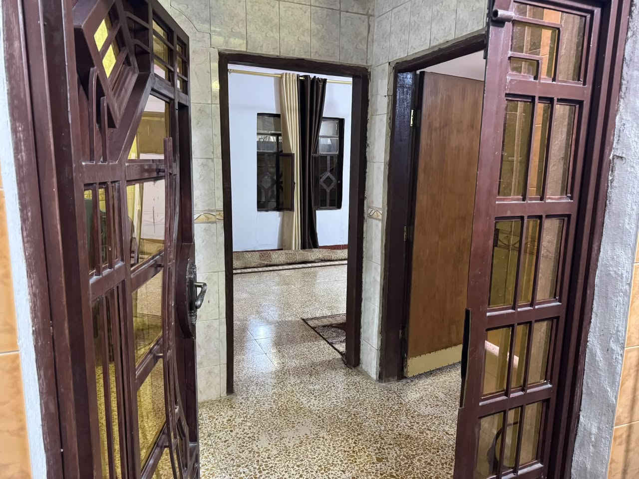 العلم حي الموظفين • ٣٠٠م • طابو ملك صرف